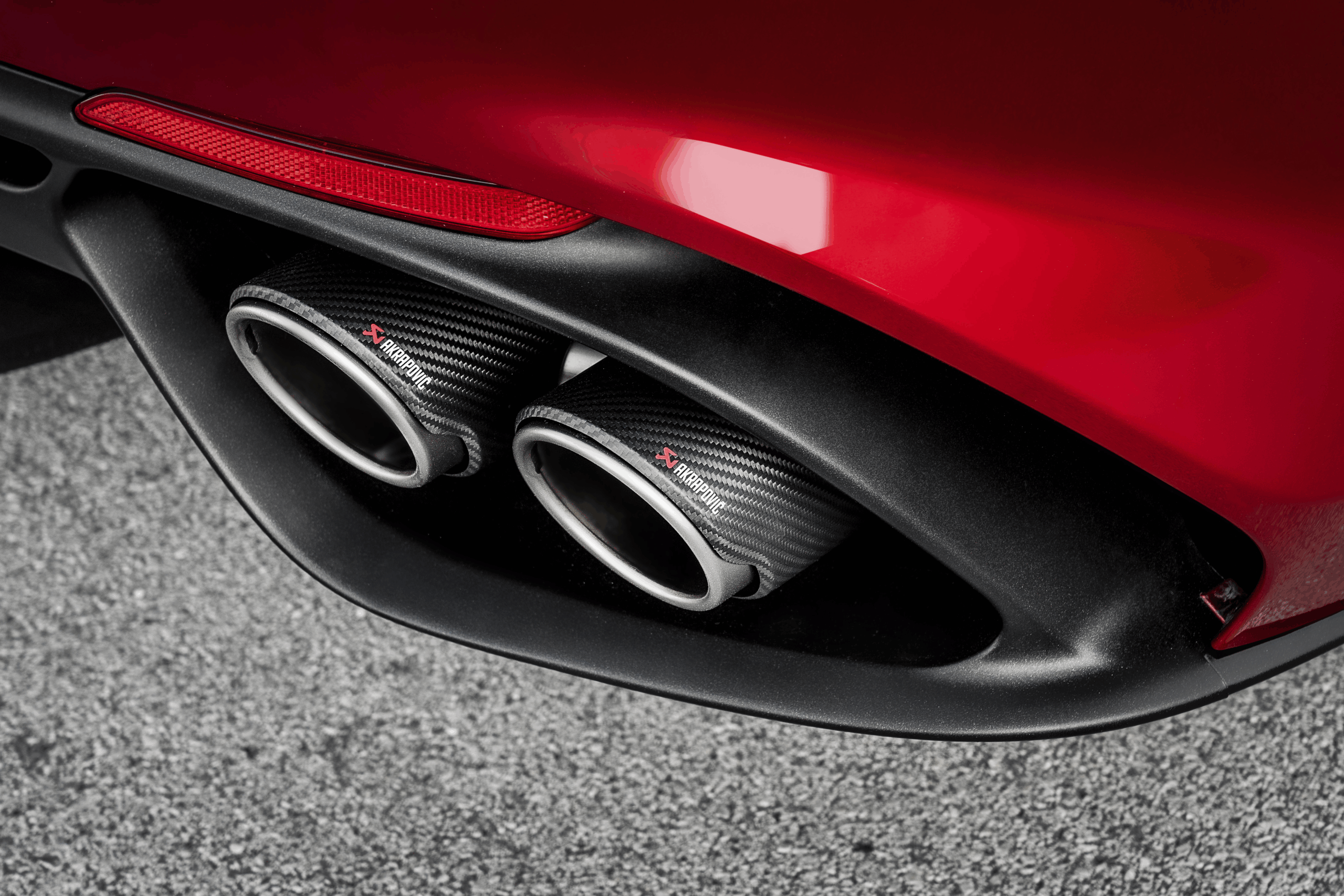 Alfa Romeo Giulia Quadrifoglio (2016-2020), Akrapovic Evolution Line pakoputkisto-5