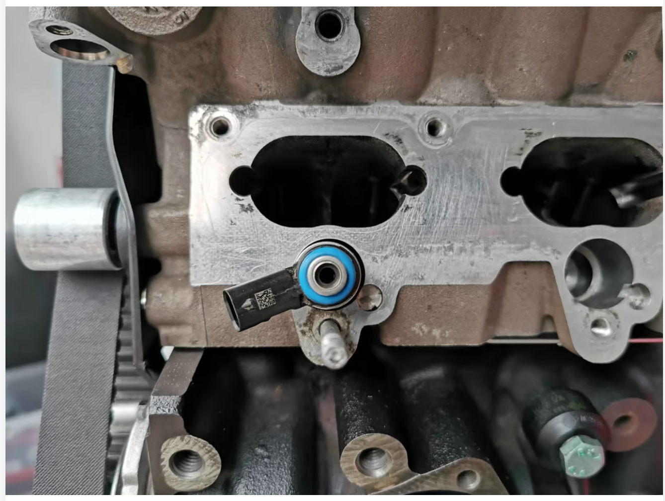 VAG 2.0TFSI EA113 RS3 polttoainesuuttimet adapterein (+500hp)-3