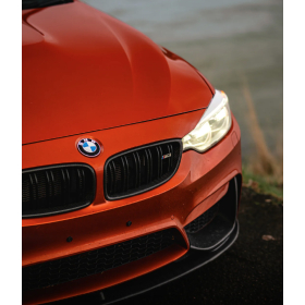 BMW rekisterikilven pidike