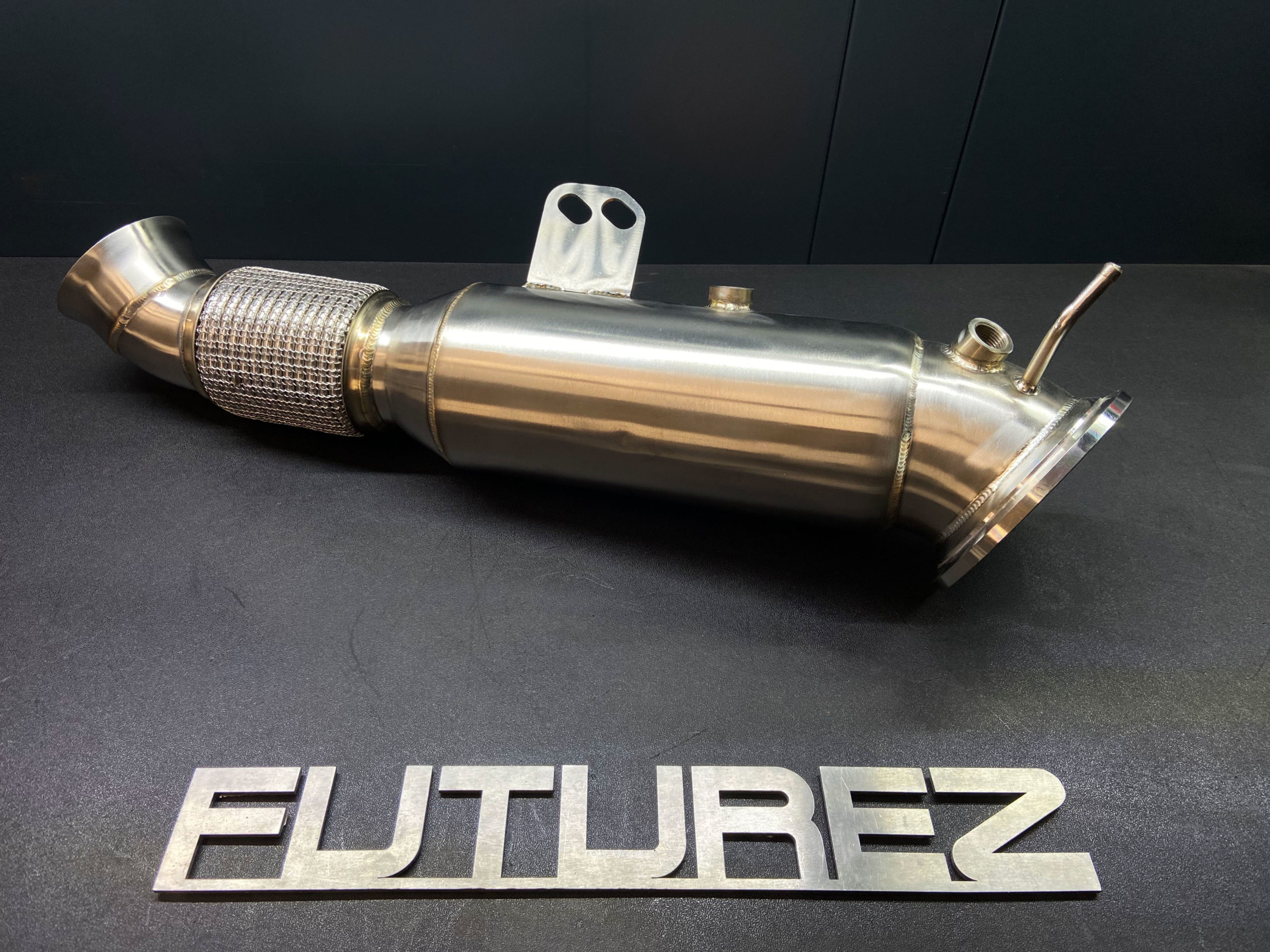 F* Essentials downpipe, BMW X5 / X6 -40i B58 (OPF mallit) - Image 3