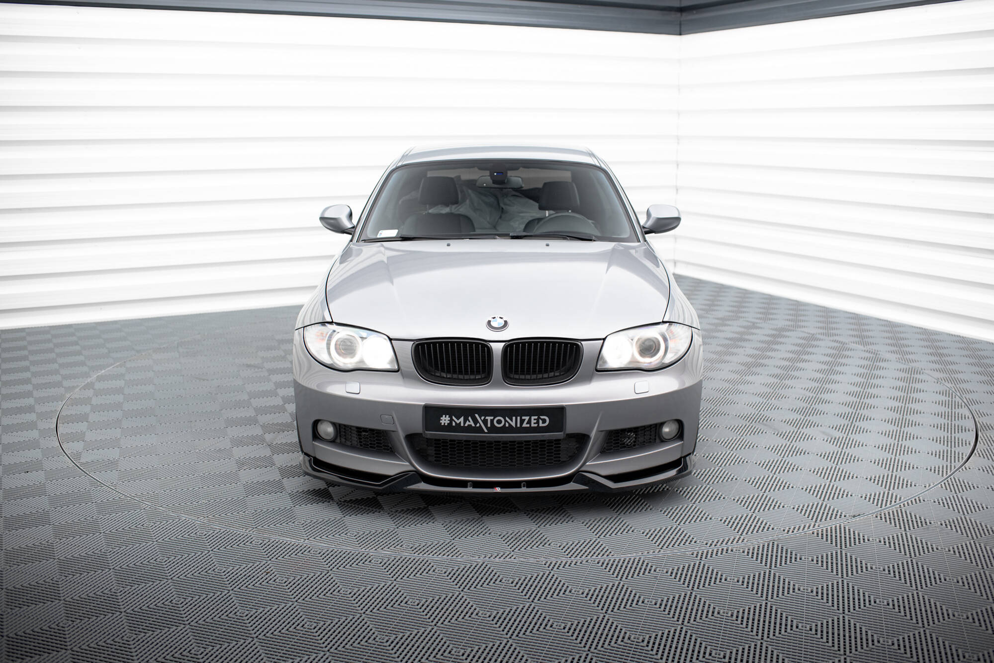 Etusplitteri (V1) BMW 1 M-Pack E82, Maxton-2