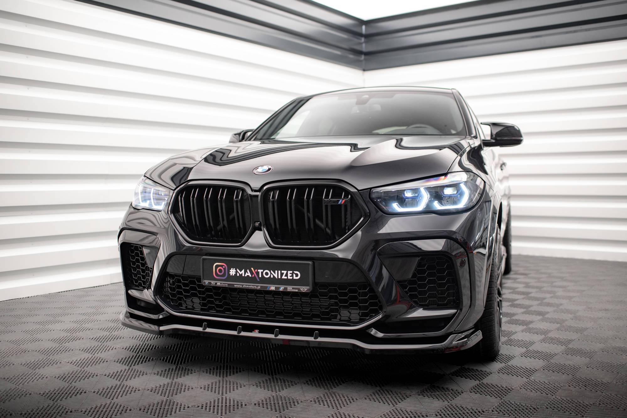 Etusplitteri (V1) BMW X6 M F96, Maxton