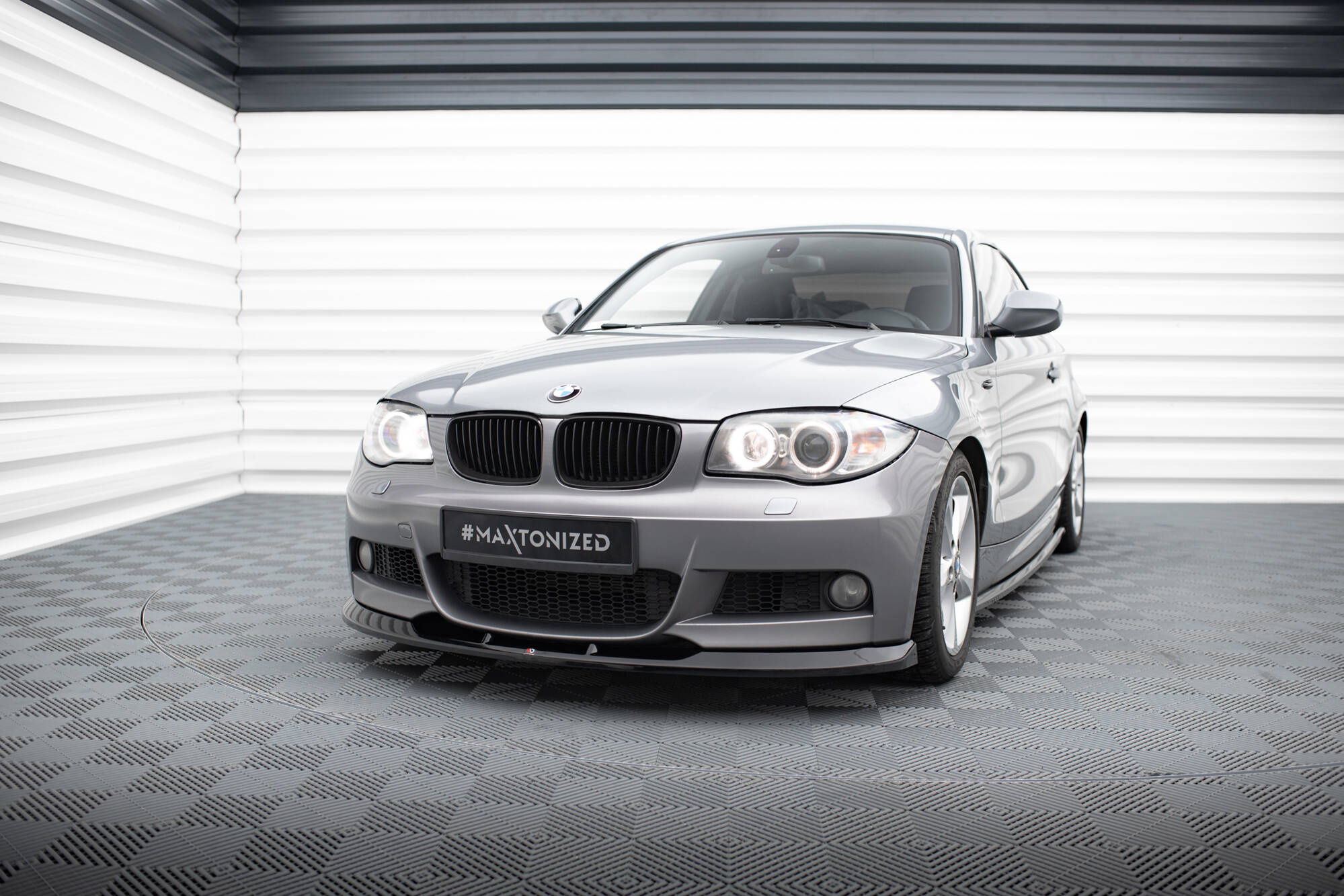 Etusplitteri (V2) BMW 1 M-Pack E82, Maxton