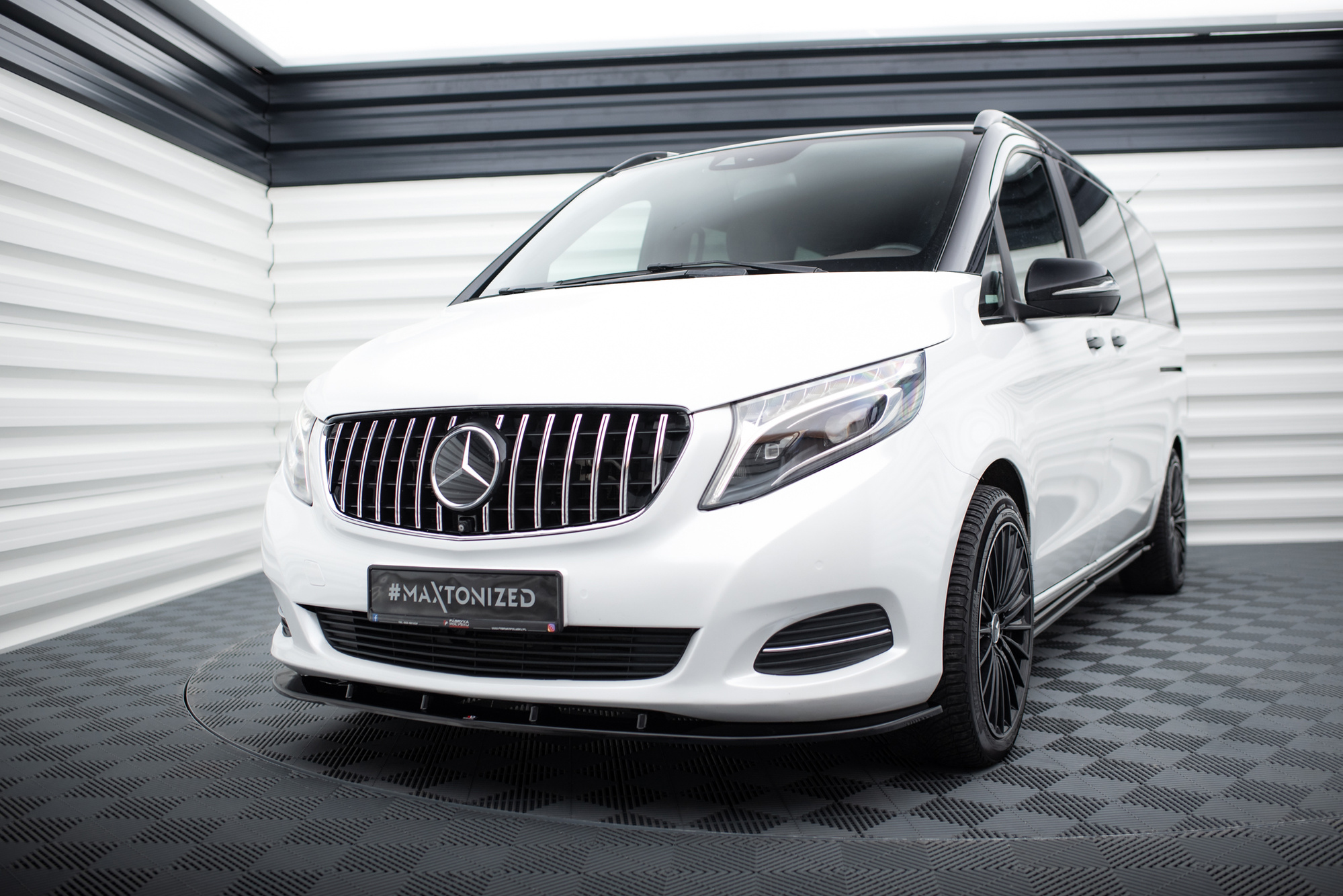 Etusplitteri (V2) Mercedes-Benz V-Class W447, Maxton