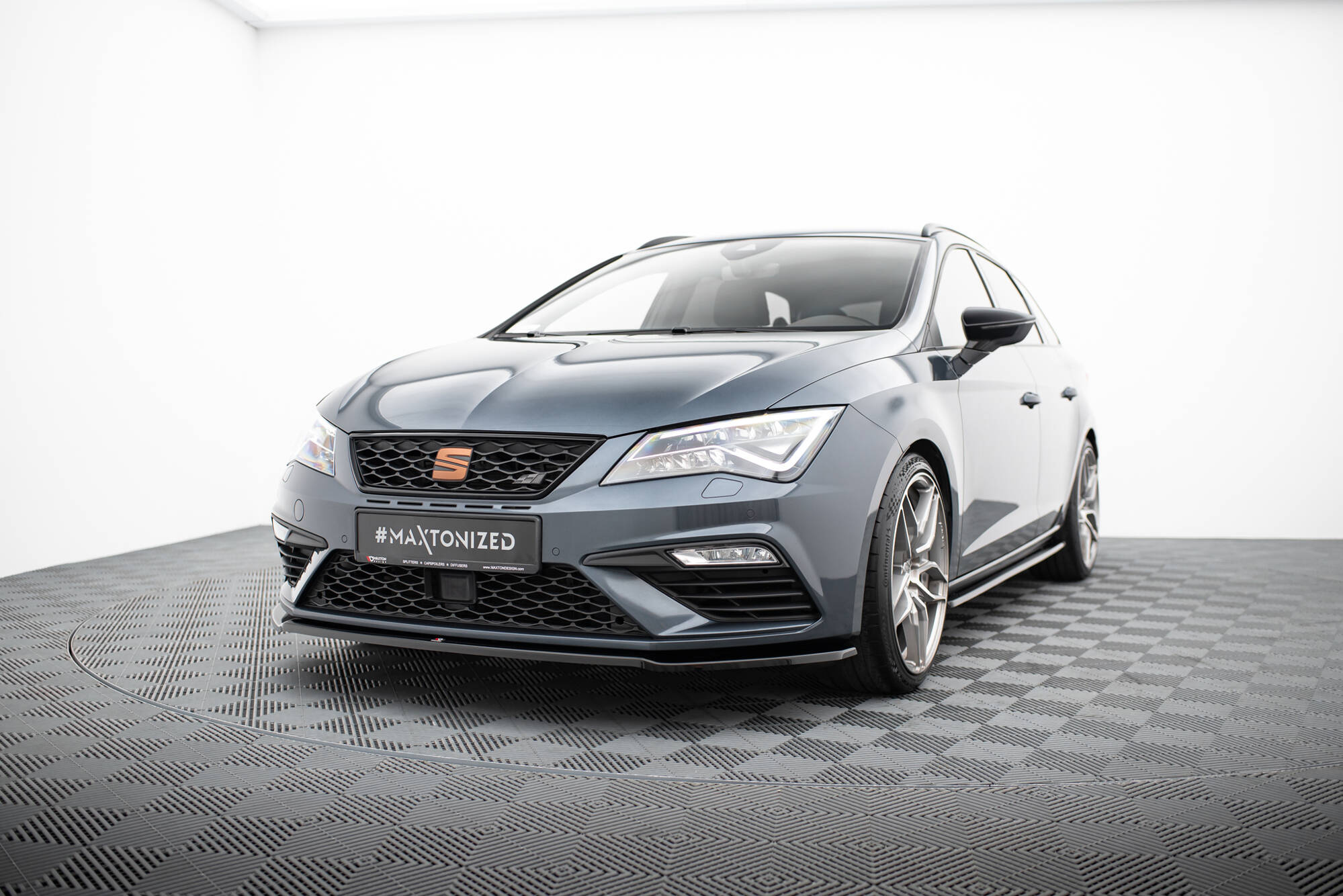 Etusplitteri (V2) Seat Leon Cupra / FR Mk3 FL, Maxton