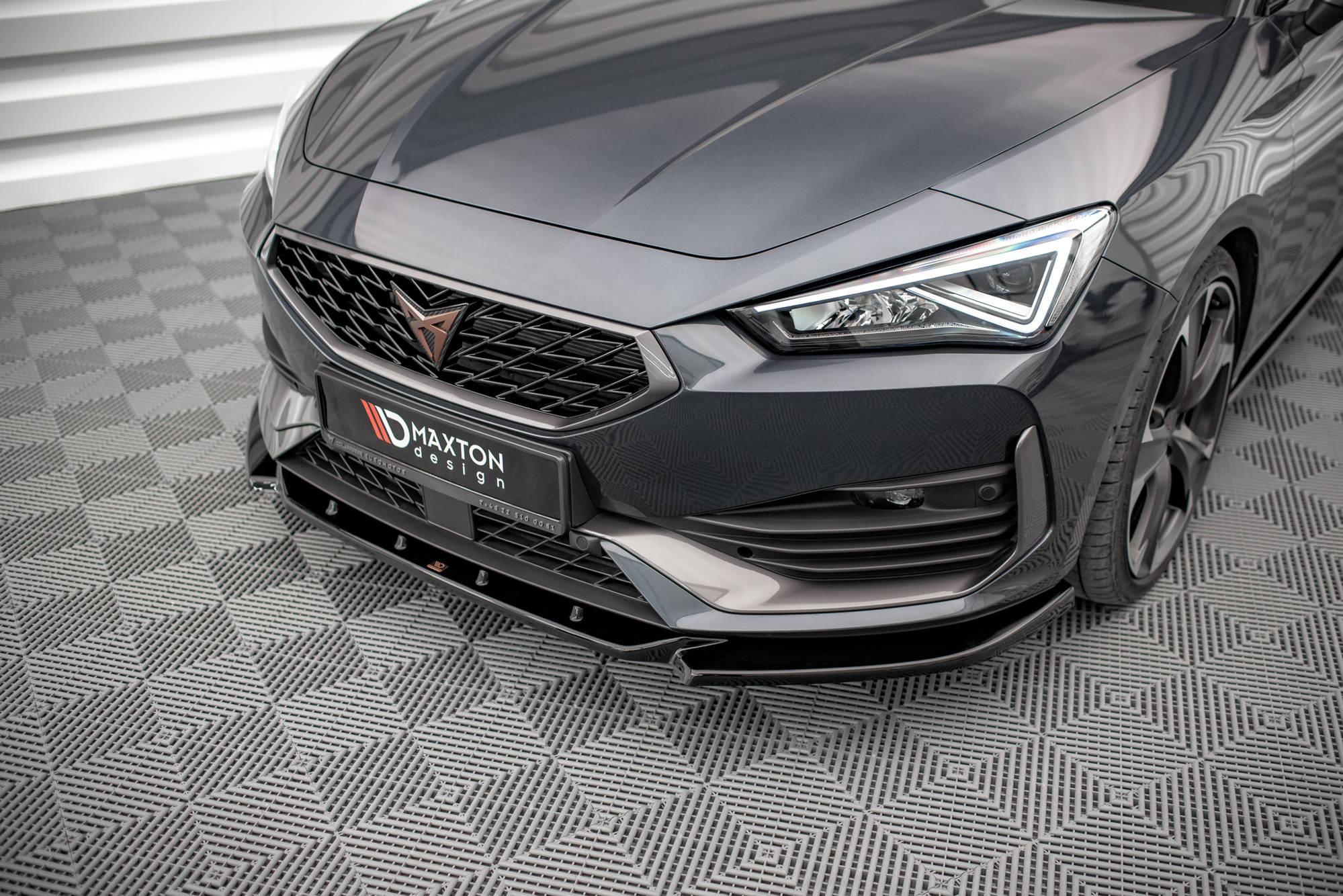 Etusplitteri (V3) Cupra Leon Mk1, Maxton