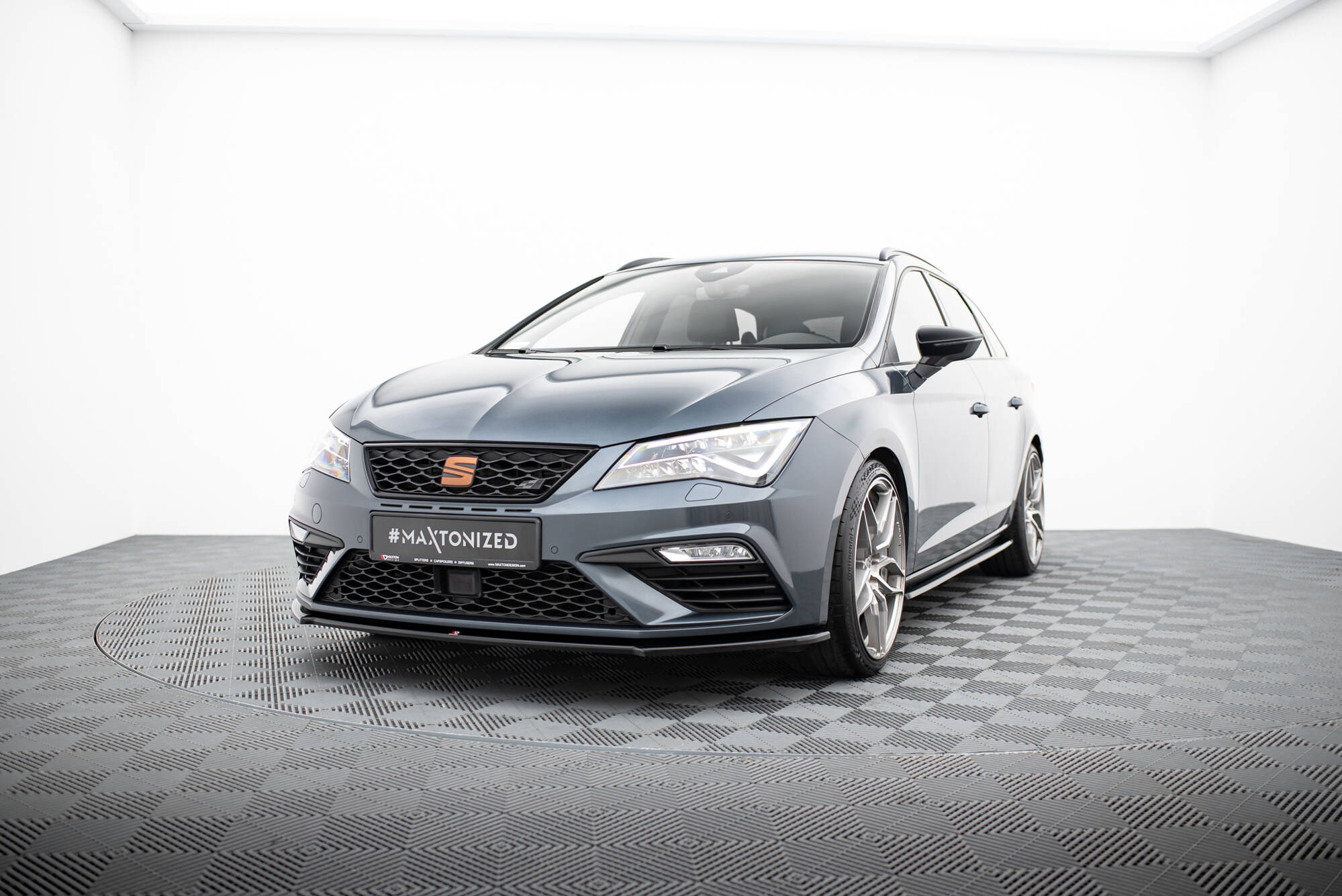 Etusplitteri (V4) Seat Leon Cupra / FR Mk3 FL, Maxton