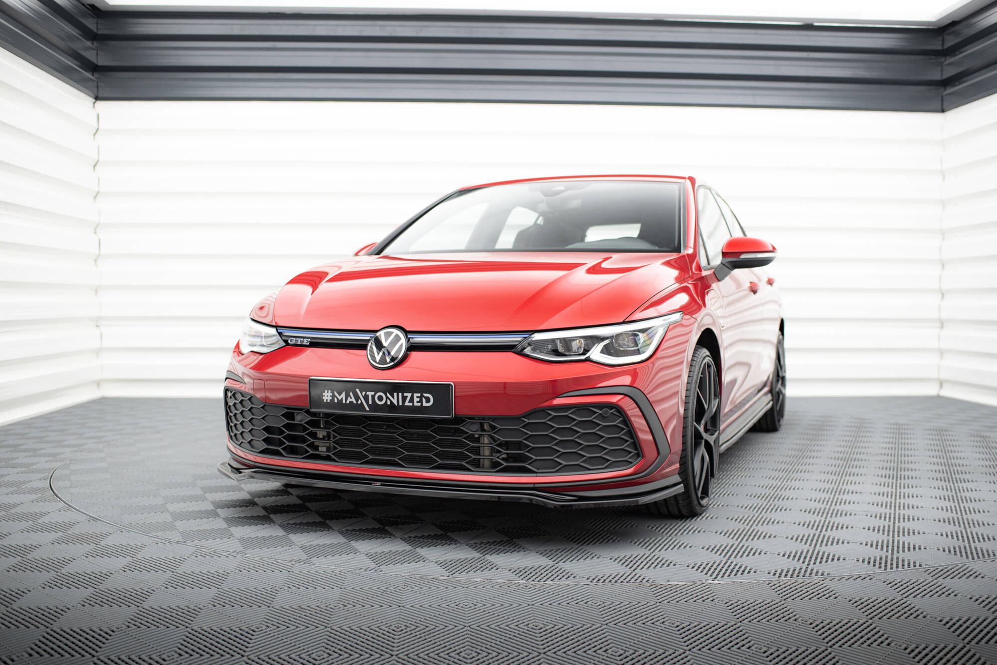 Etusplitteri (V4) Volkswagen Golf GTI / GTE / GTD / R-Line Mk8, Maxton