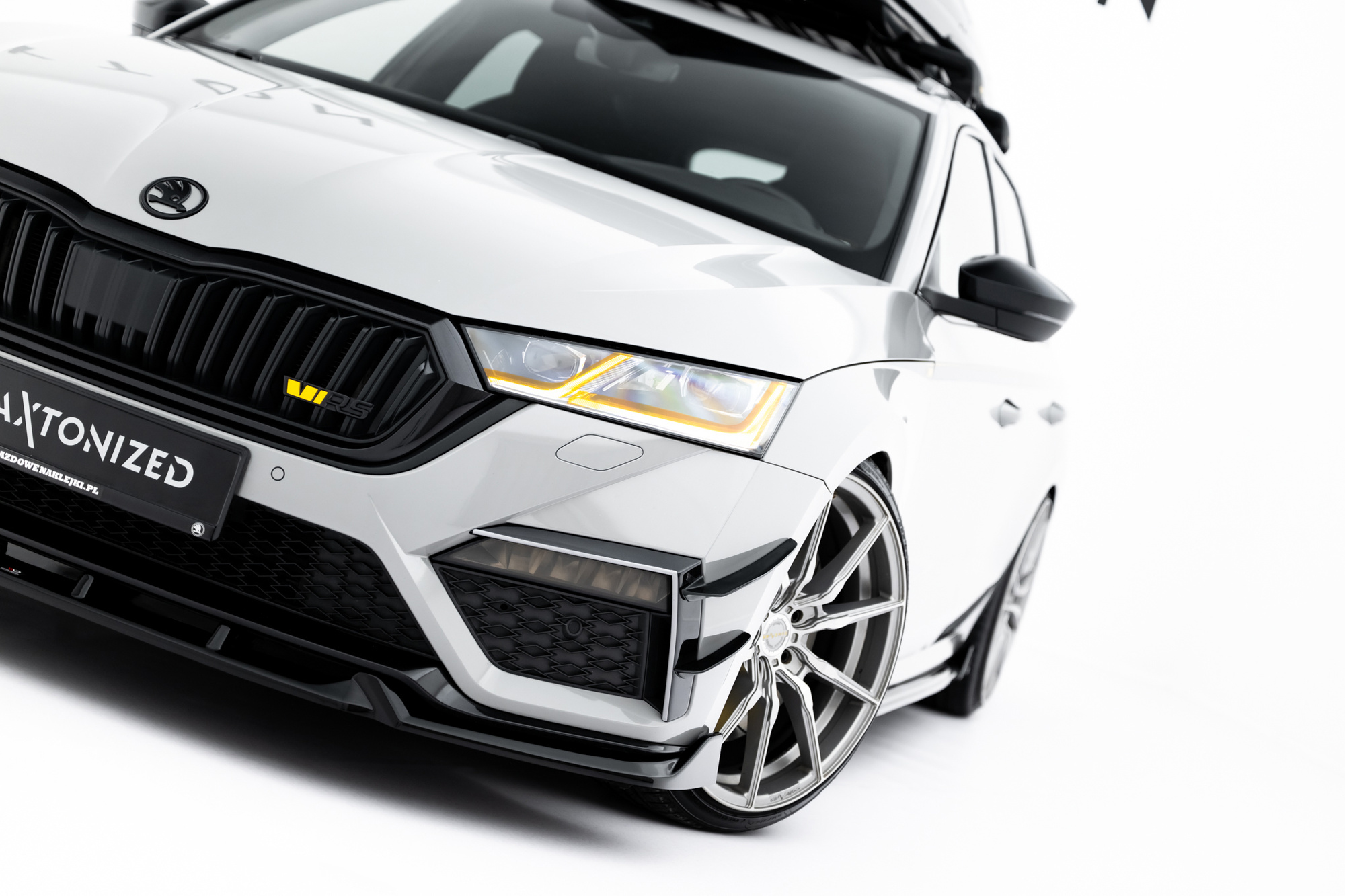 Etusplitteri (V5) Skoda Octavia RS Mk4, Maxton-3