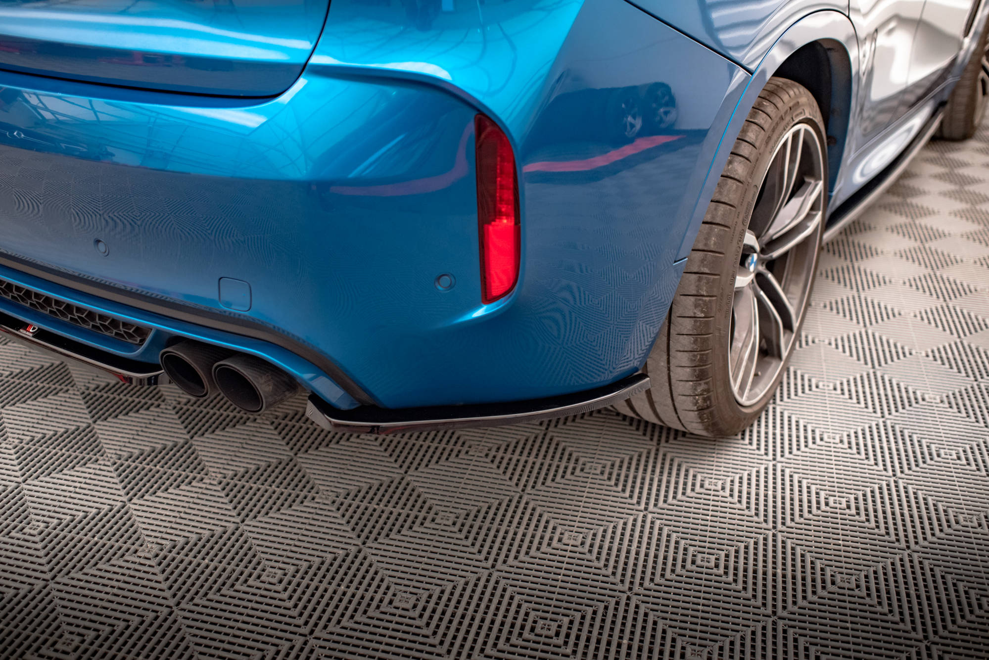 Takasplitterit BMW X6 M F86, Maxton