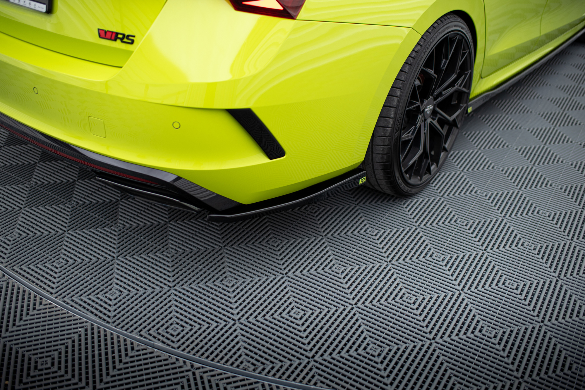 Taka sivusplitterit (V2) Skoda Octavia RS Mk4, Maxton