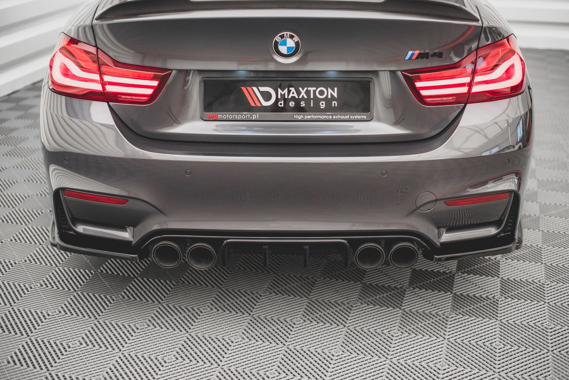 Takasplitterit (V3) BMW M4 F82, Maxton-2