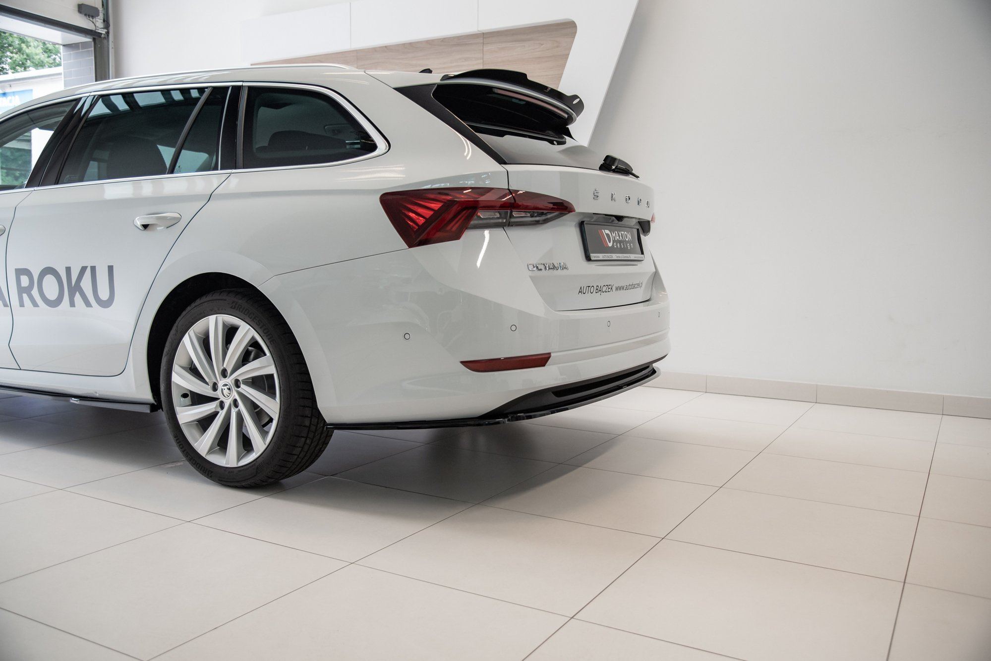 Takasplitteri Skoda Octavia Mk4, Maxton-5