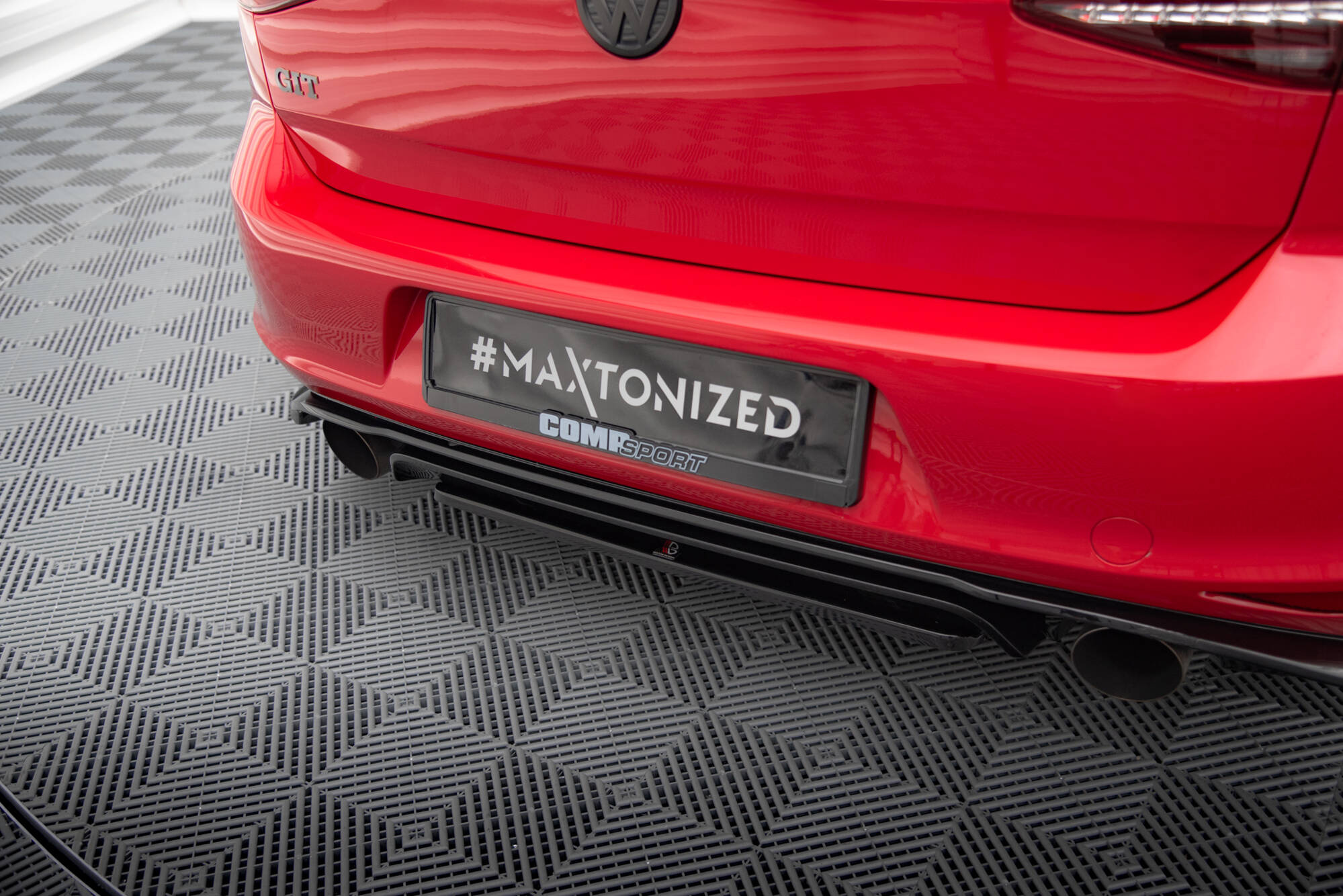 Takasplitteri VW GOLF Mk7 GTI CLUBSPORT, Maxton-2