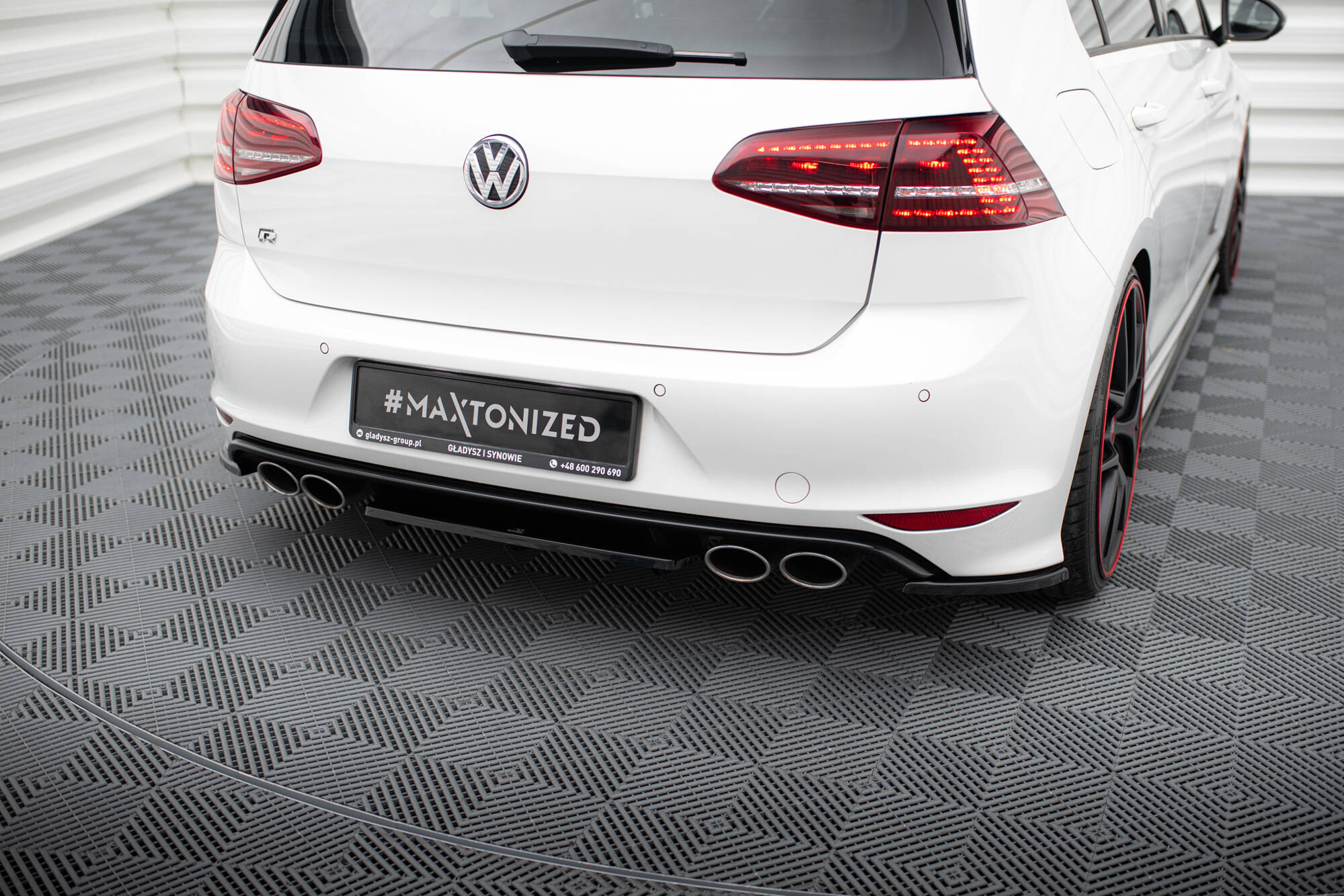 Takasplitteri VW GOLF VII R (w/ v. bars), Maxton