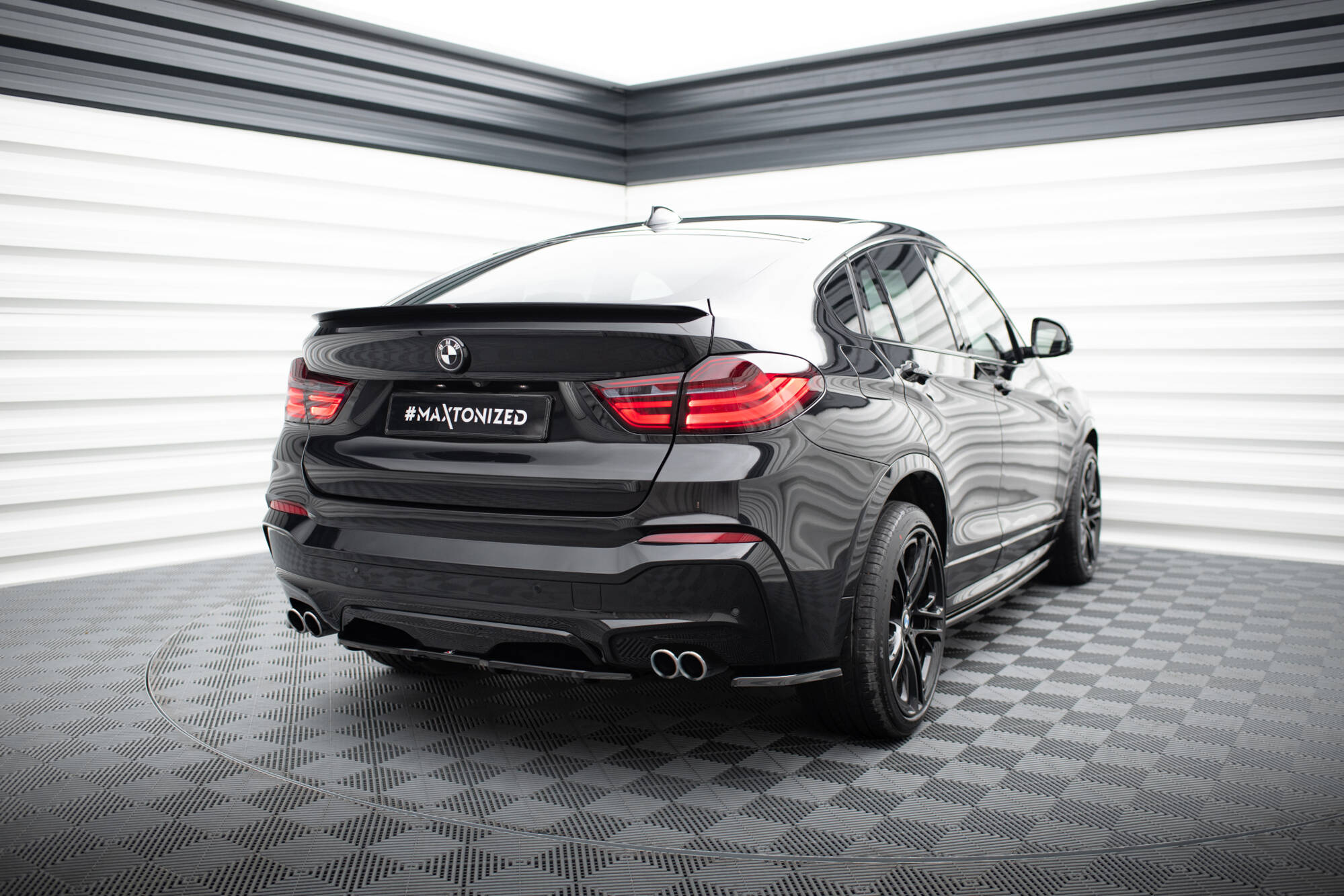 Takasplitteri BMW X4 M-PACK (w/ vbar), Maxton