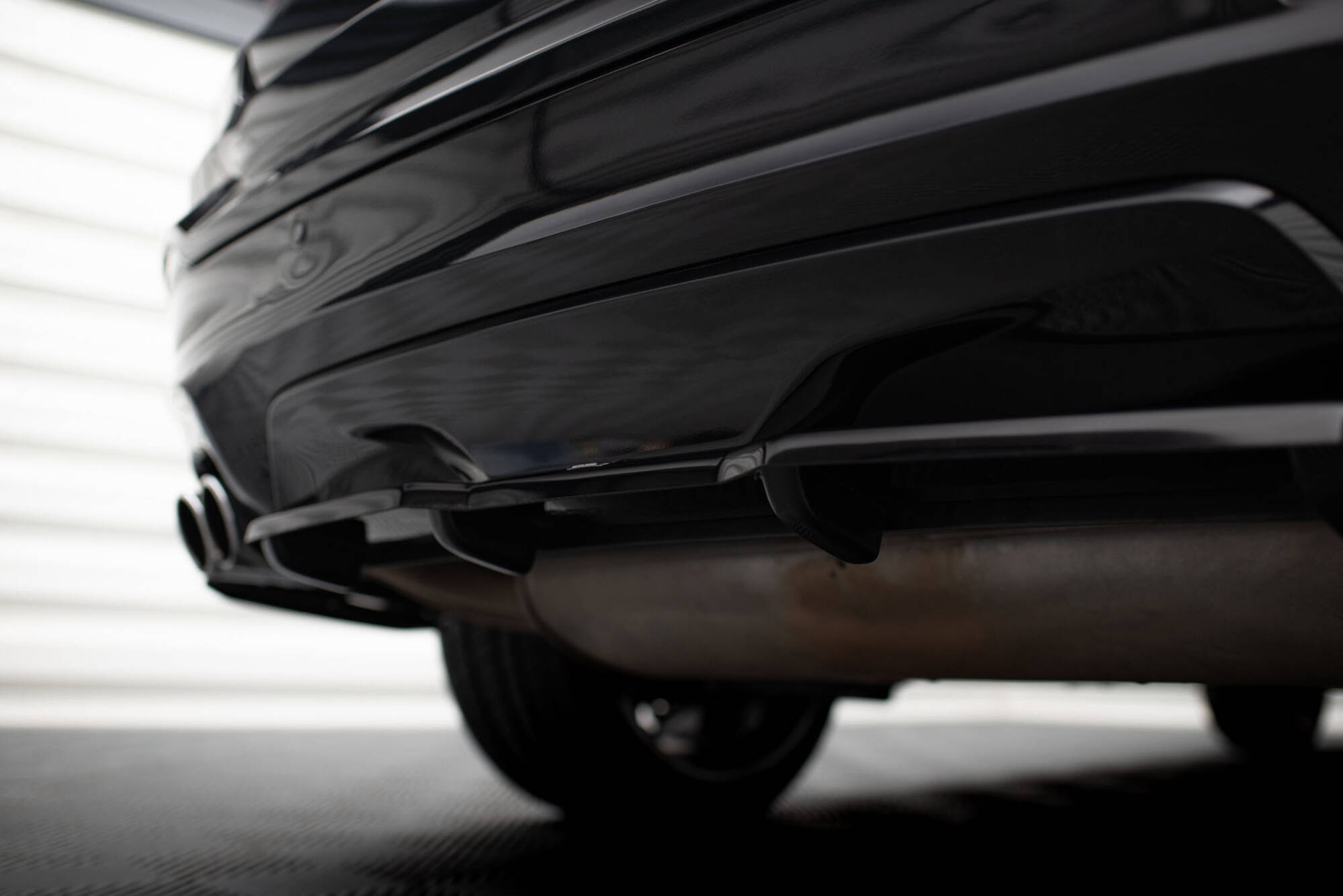 Takasplitteri BMW X4 M-PACK (w/ vbar), Maxton-4