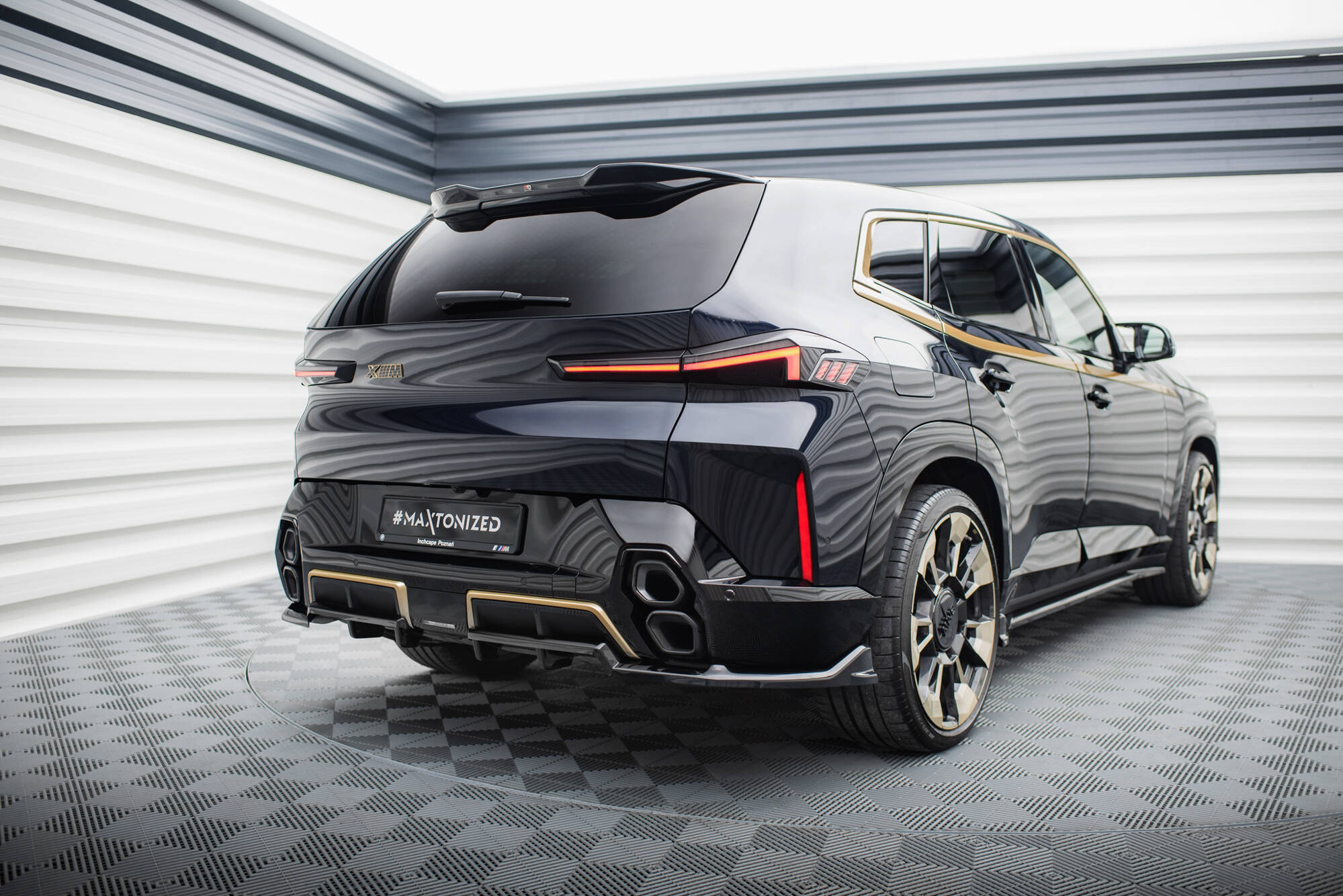 Takasplitteri BMW XM G09, Maxton-4