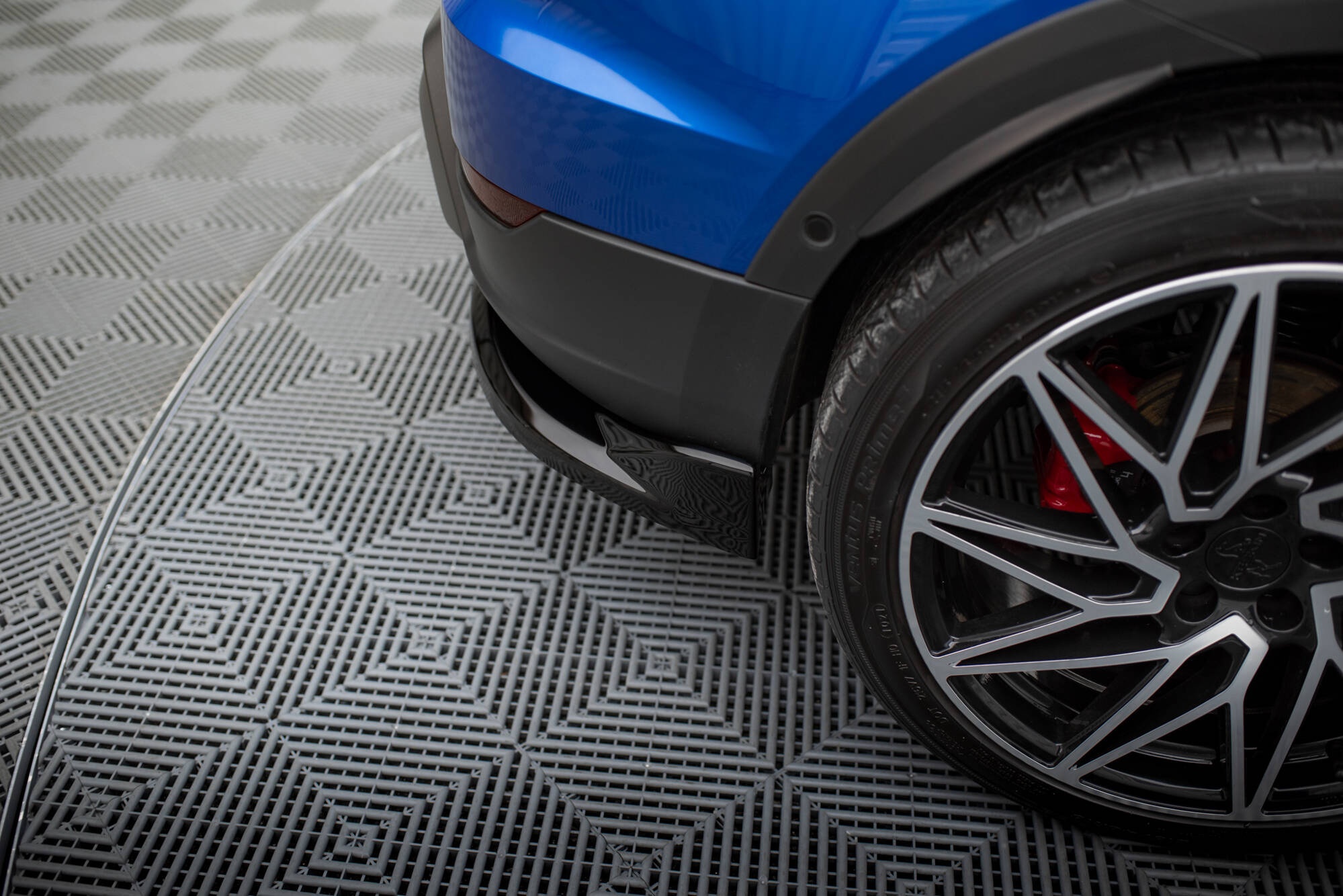 Takasplitteri (w/ v. bars) Seat Arona FR Mk1 Facelift, Maxton-4