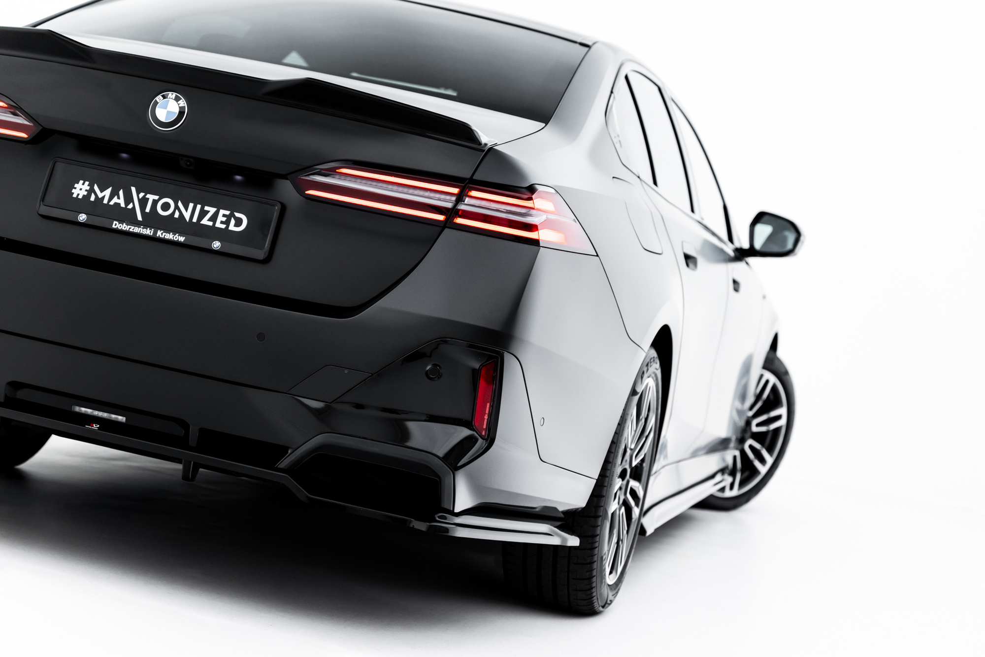 Takasplitteri V.1 BMW 5 / i5 M-Pack G60, Maxton-2