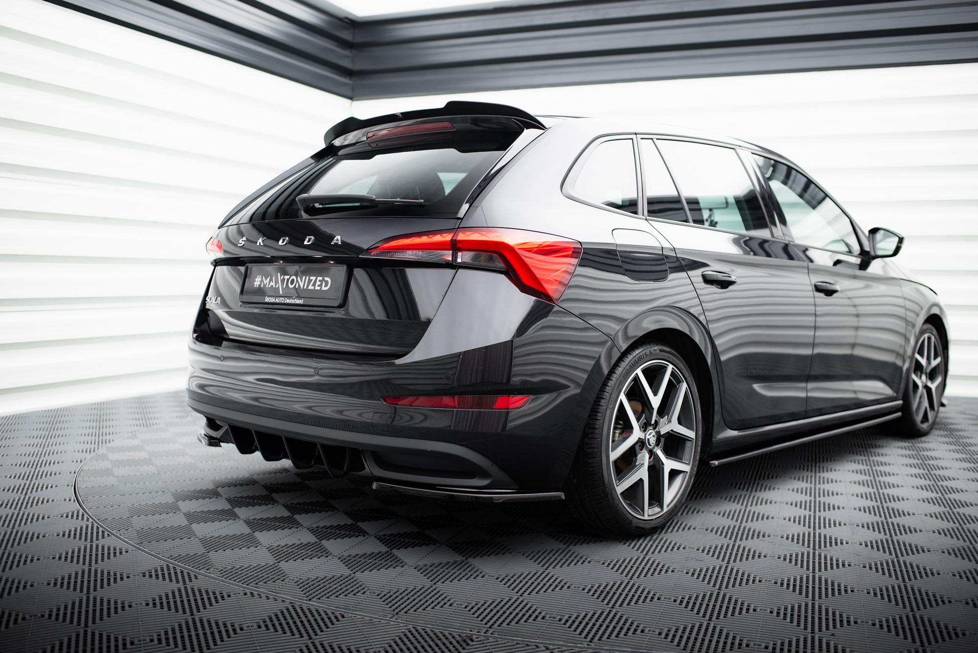 Takahelma Skoda Scala, Maxton-2