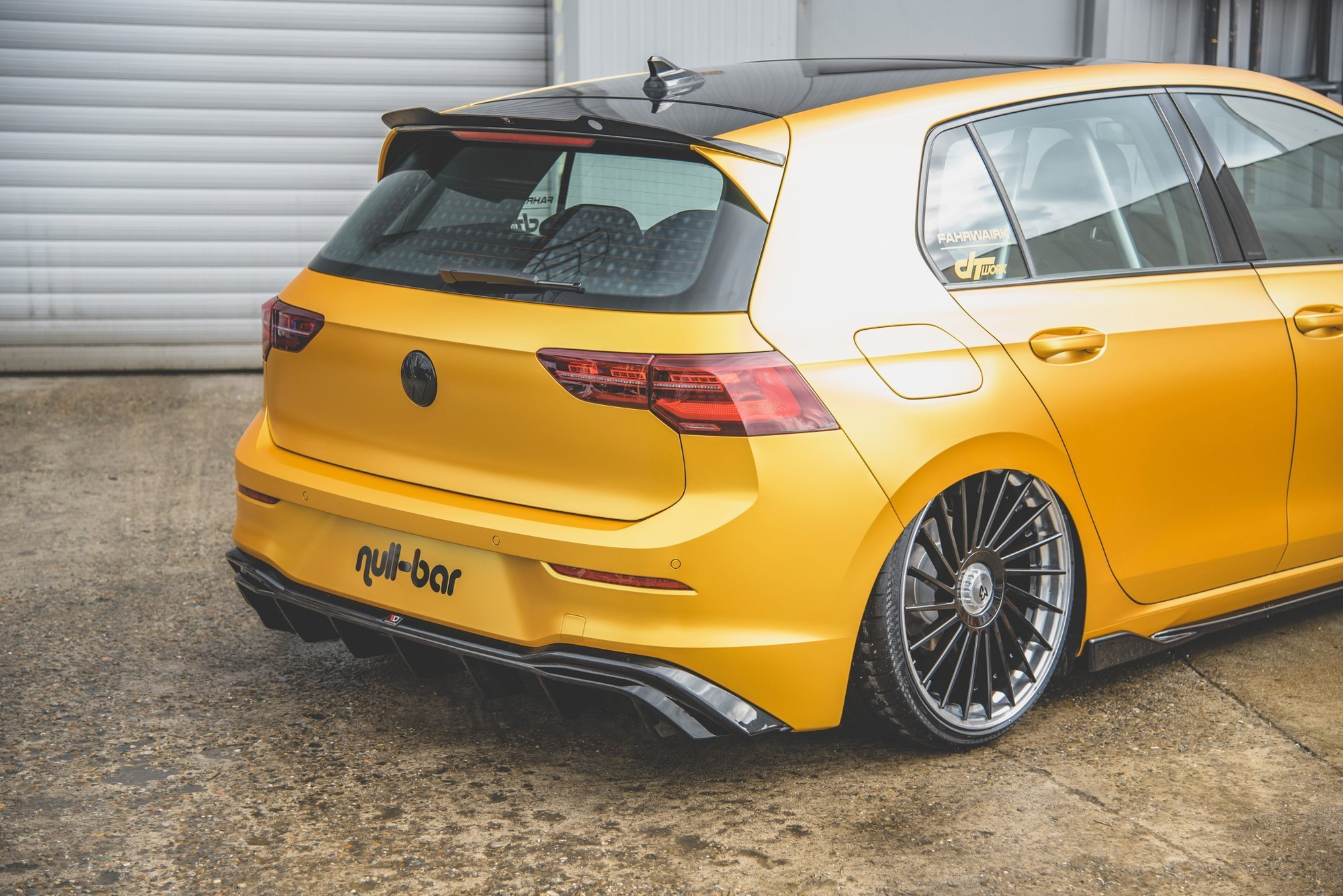 Takahelma Volkswagen Golf Mk8, Maxton-2