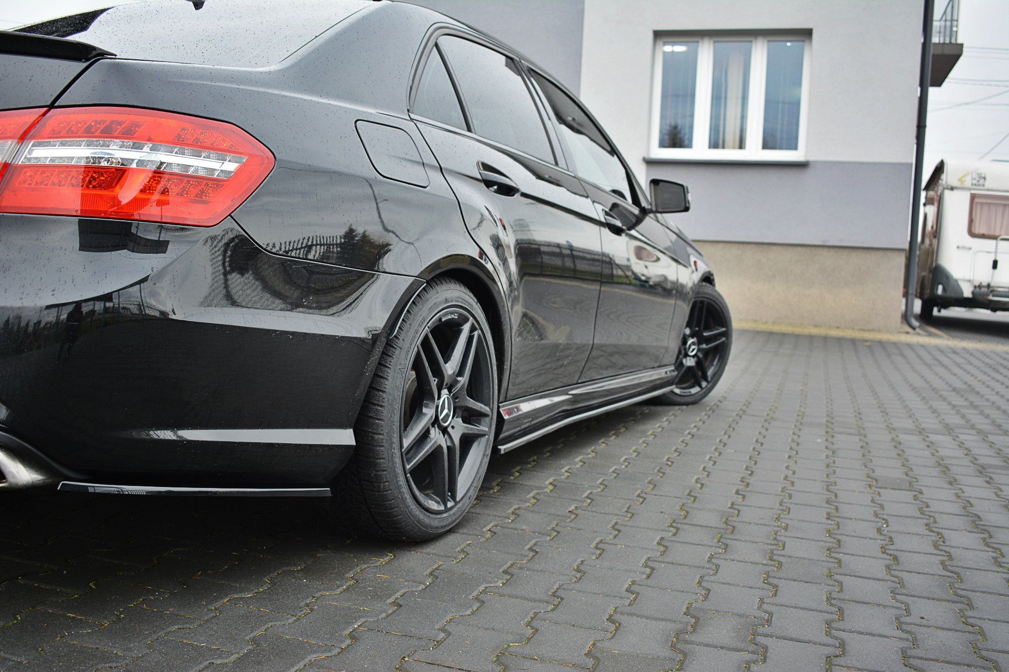 Sivuhelmat MERCEDES-BENZ E63 AMG W212, Maxton
