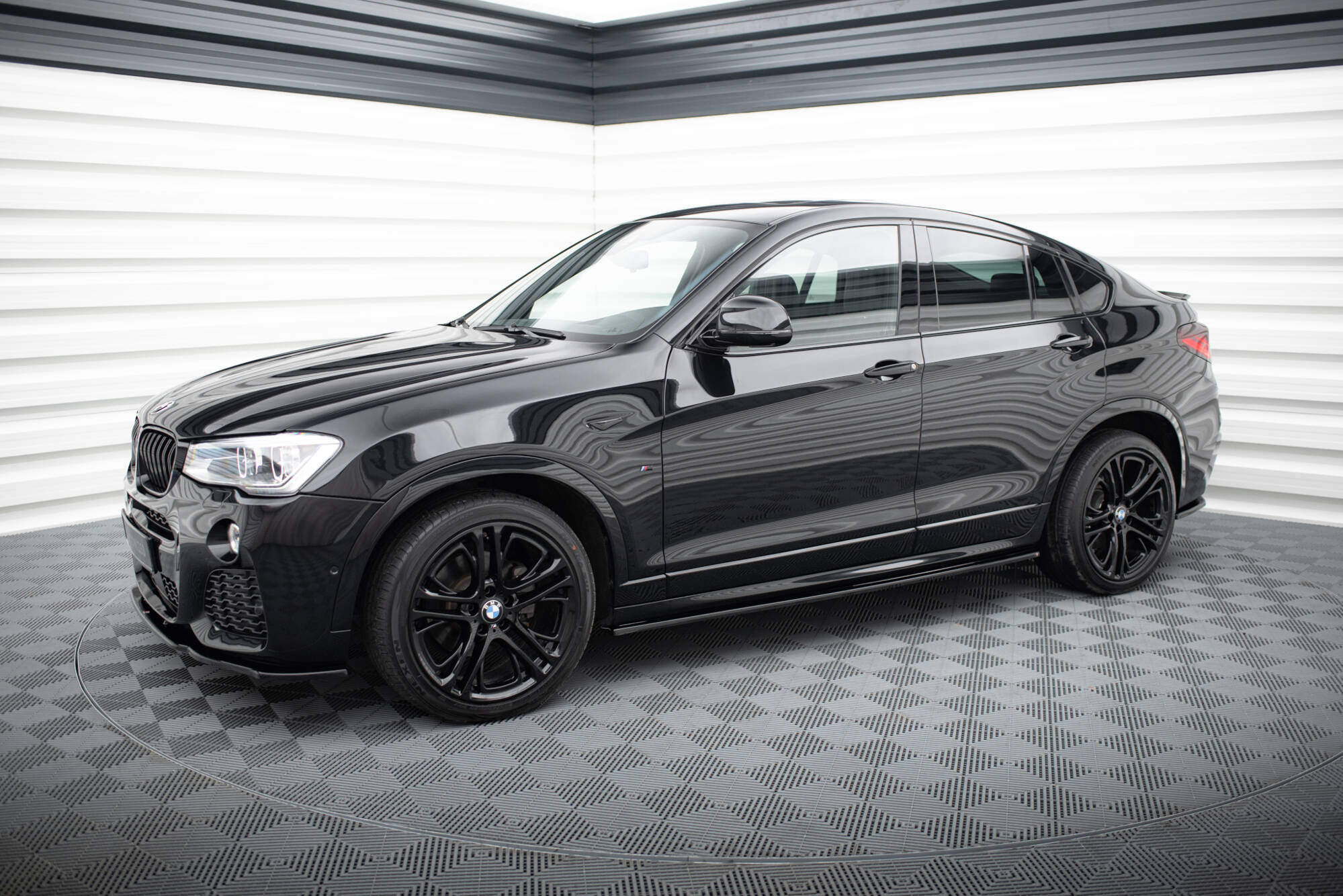 Sivuhelmat BMW X4 M-PACK, Maxton-2