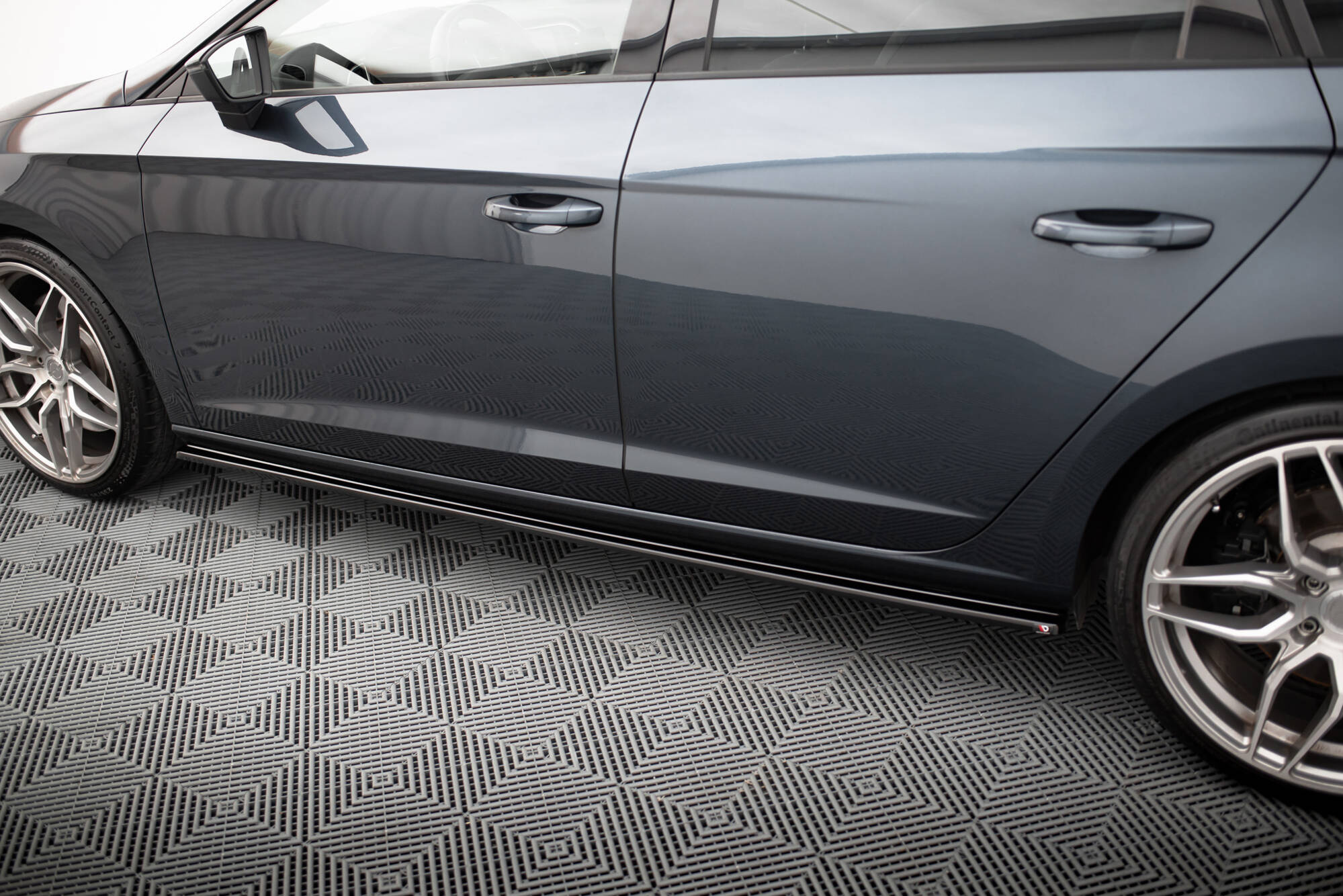 Sivuhelmat v.1 Seat Leon Mk3 Cupra/ FR Facelift, Maxton-4