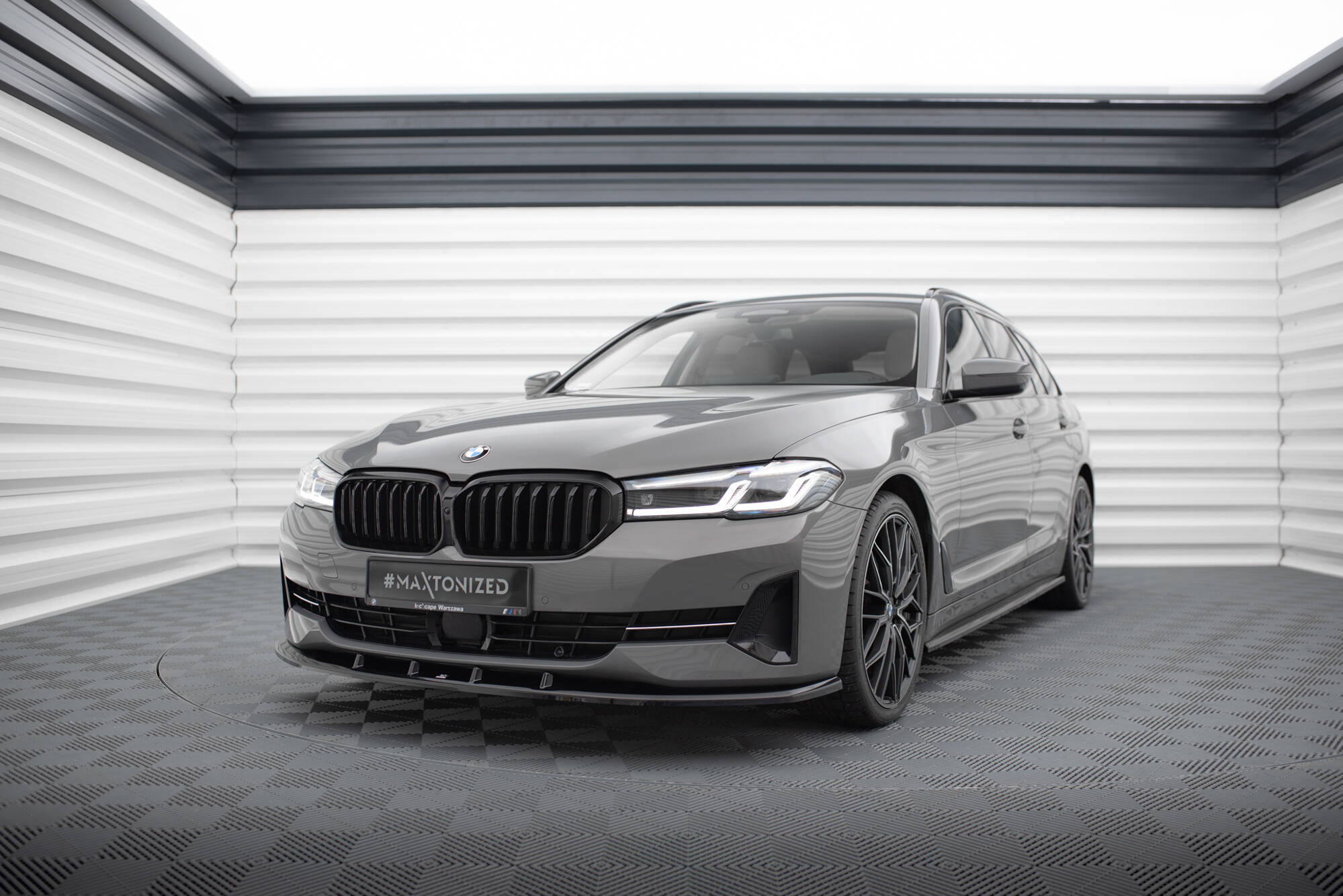 Splitterisarja BMW 5 Touring G31, Maxton-3