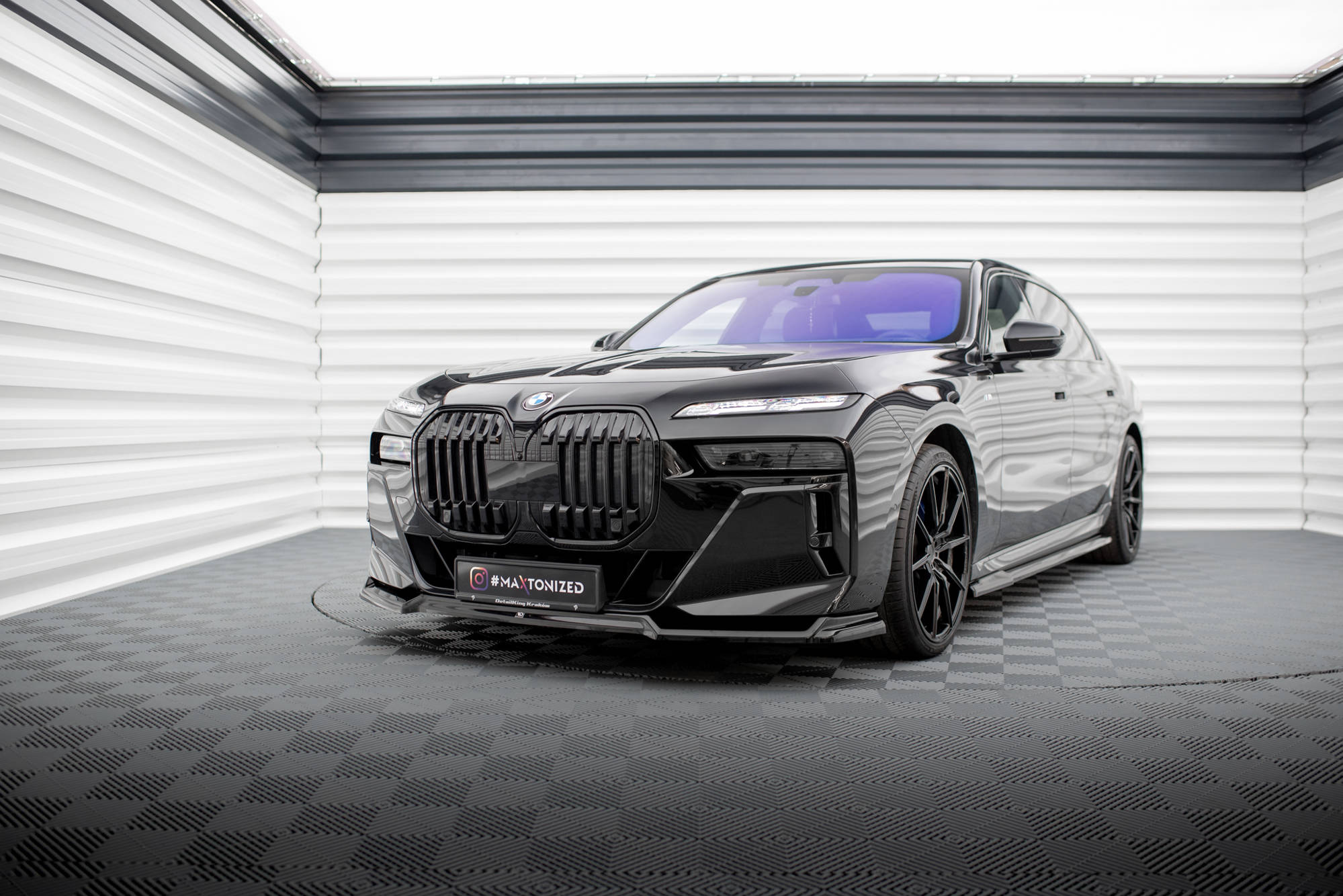 Splitterisarja BMW 740d M-Pack G70, Maxton-4