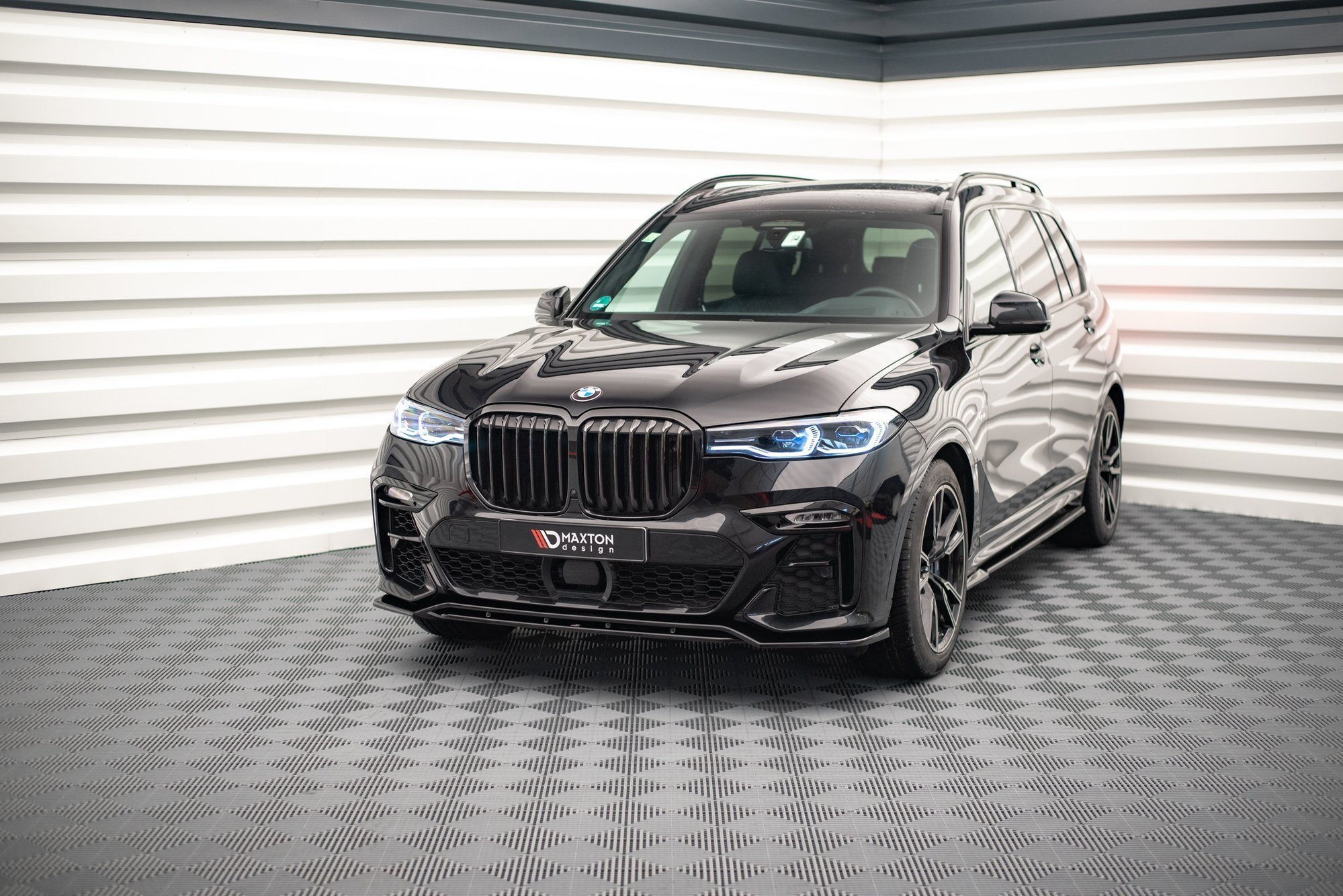 Splitterisarja BMW X7 M-Pack G07, Maxton-2