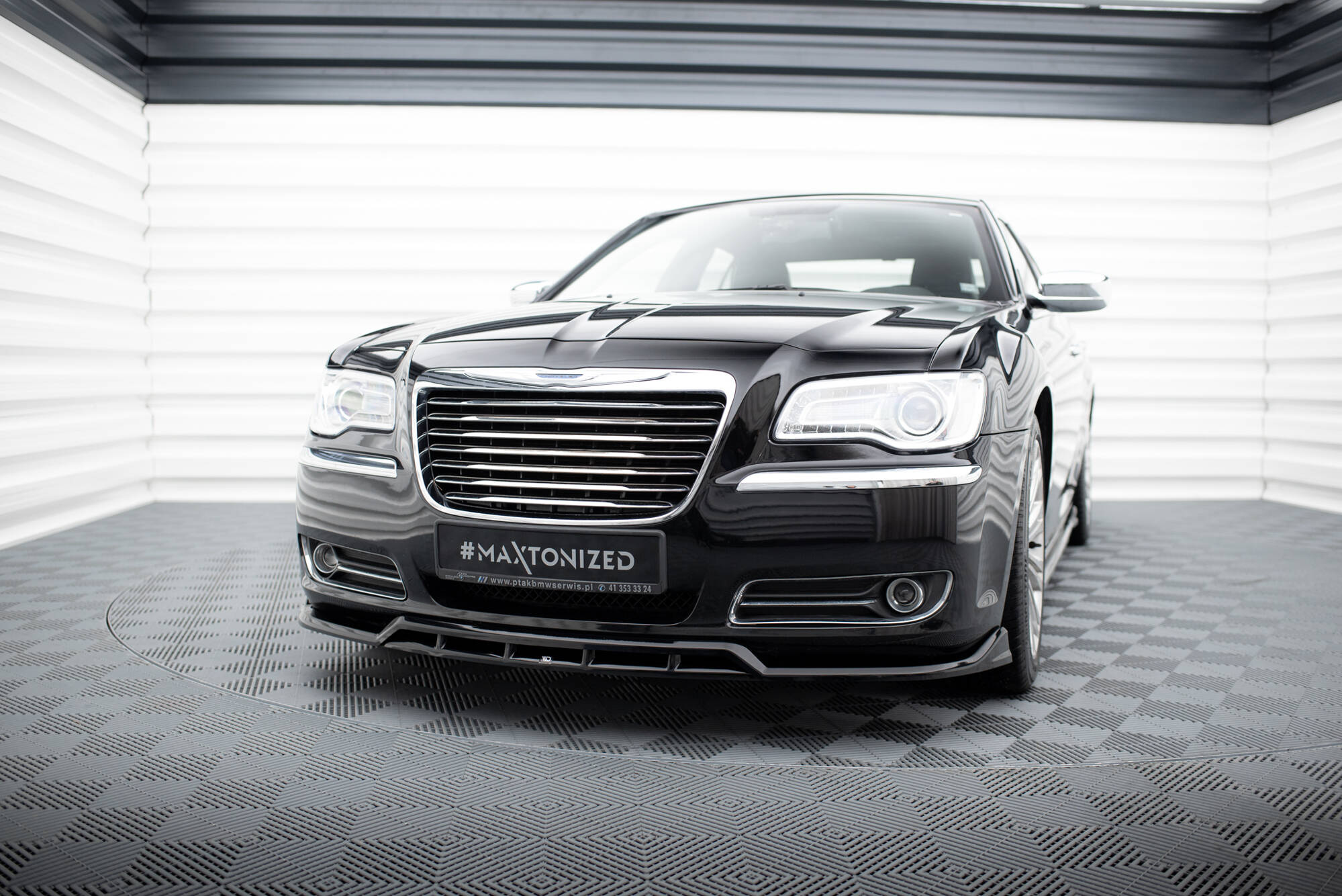 Splitterisarja Chrysler 300 Mk2, Maxton-4