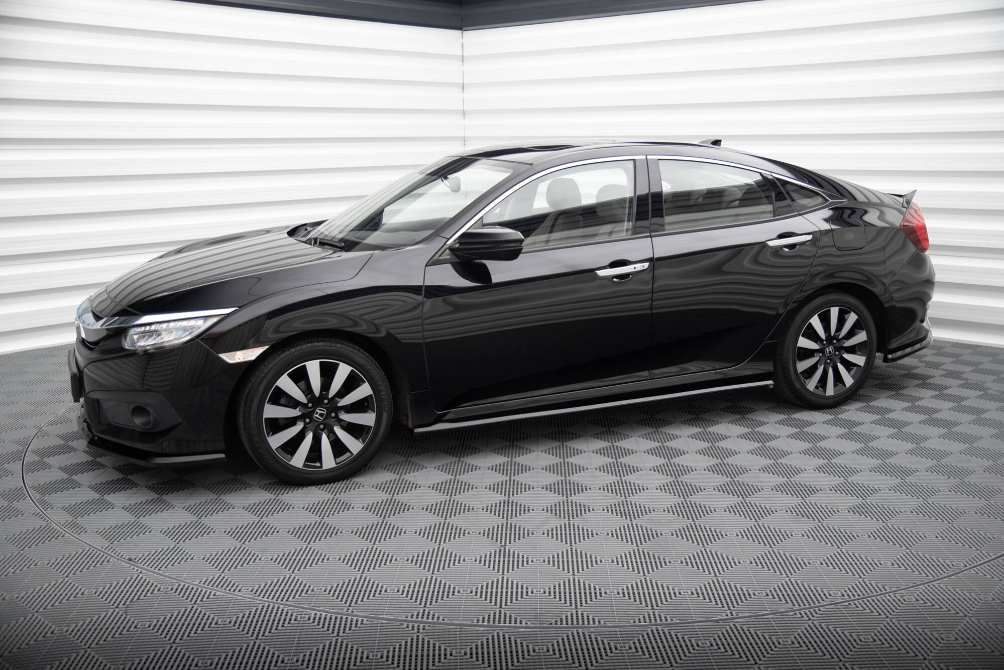 Splitterisarja Honda Civic Sedan Mk10, Maxton