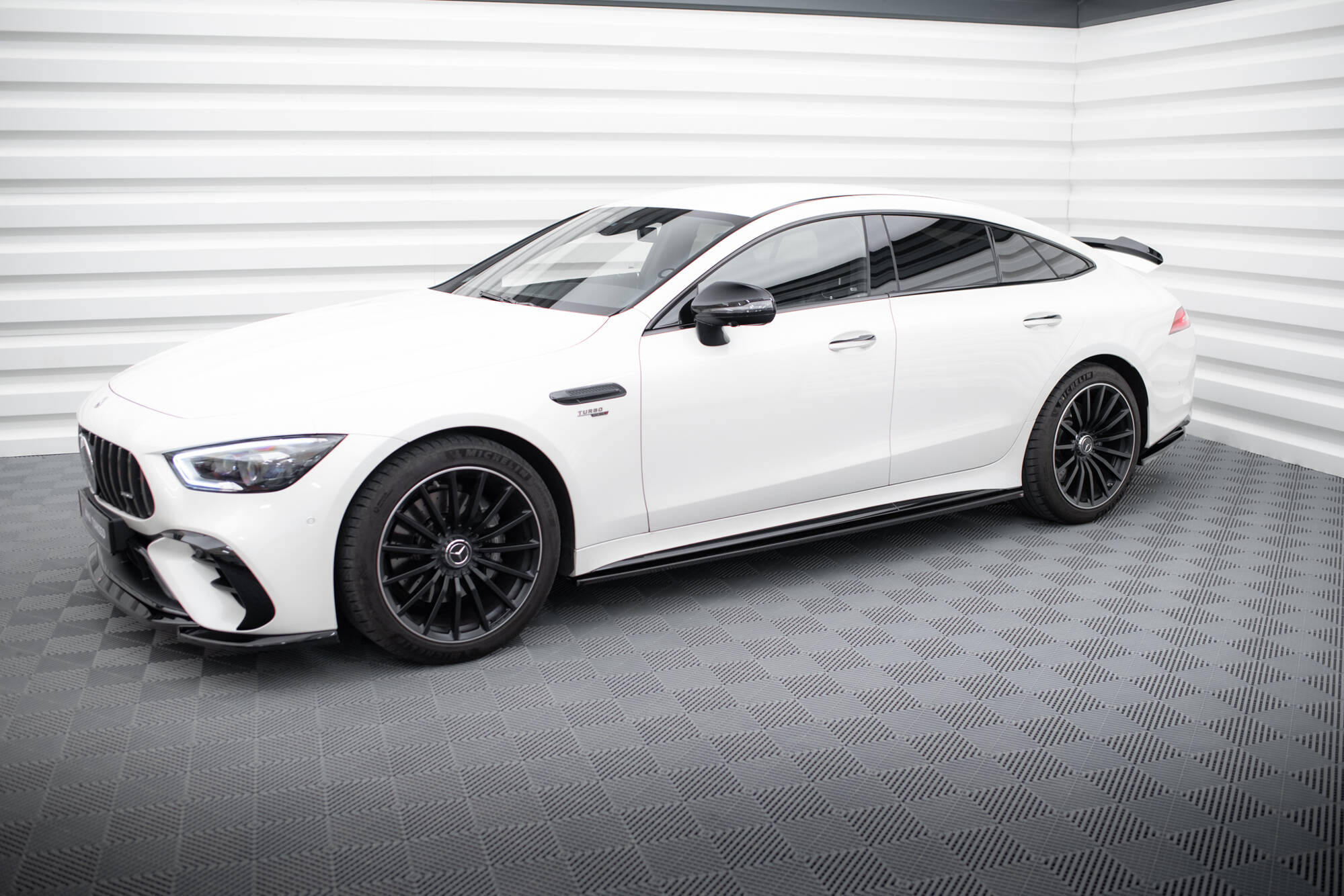 Splitterisarja Mercedes-AMG GT 43 4 Door Coupe V8 Styling Package, Maxton