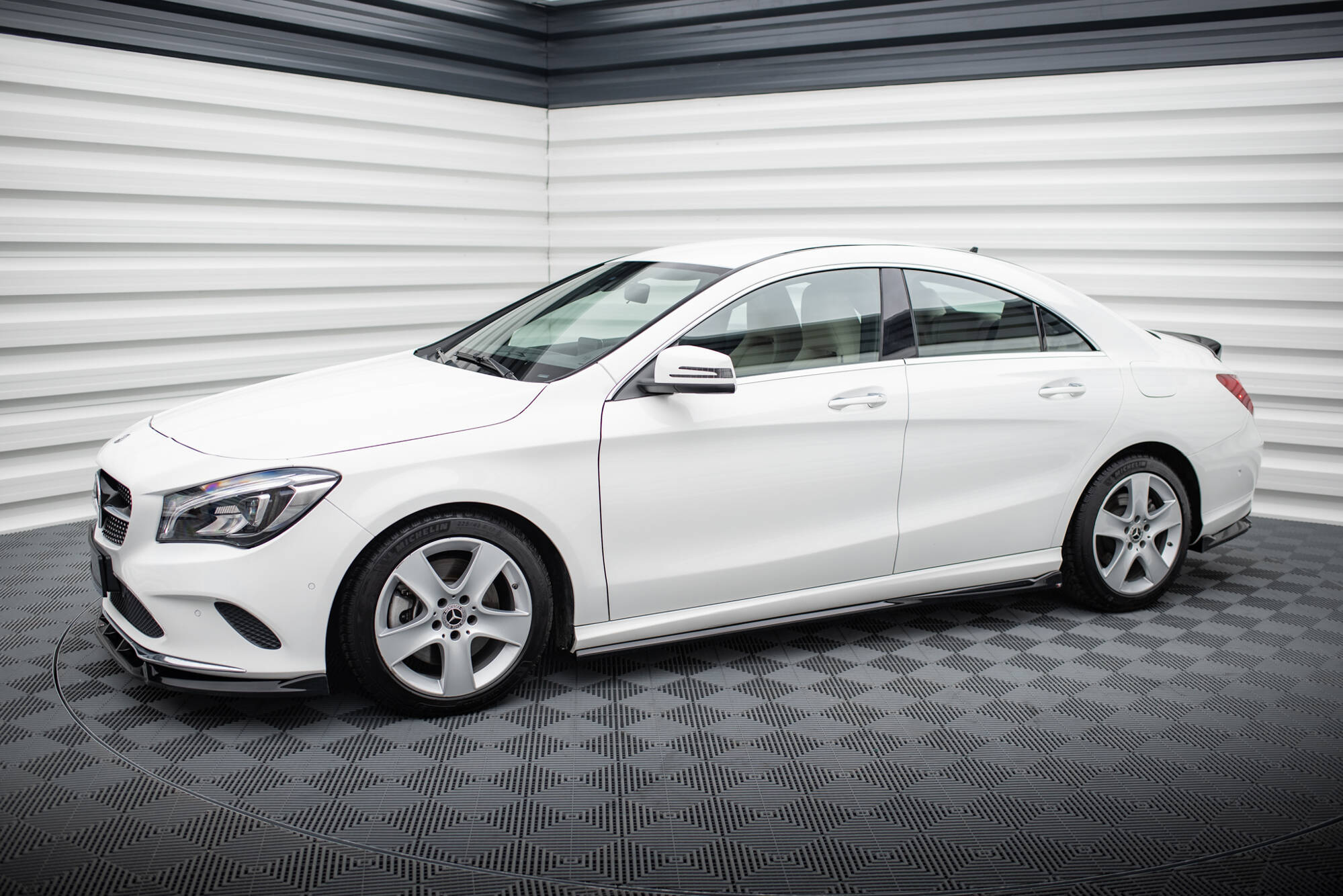 Splitterisarja Mercedes-Benz CLA C117 Facelift, Maxton