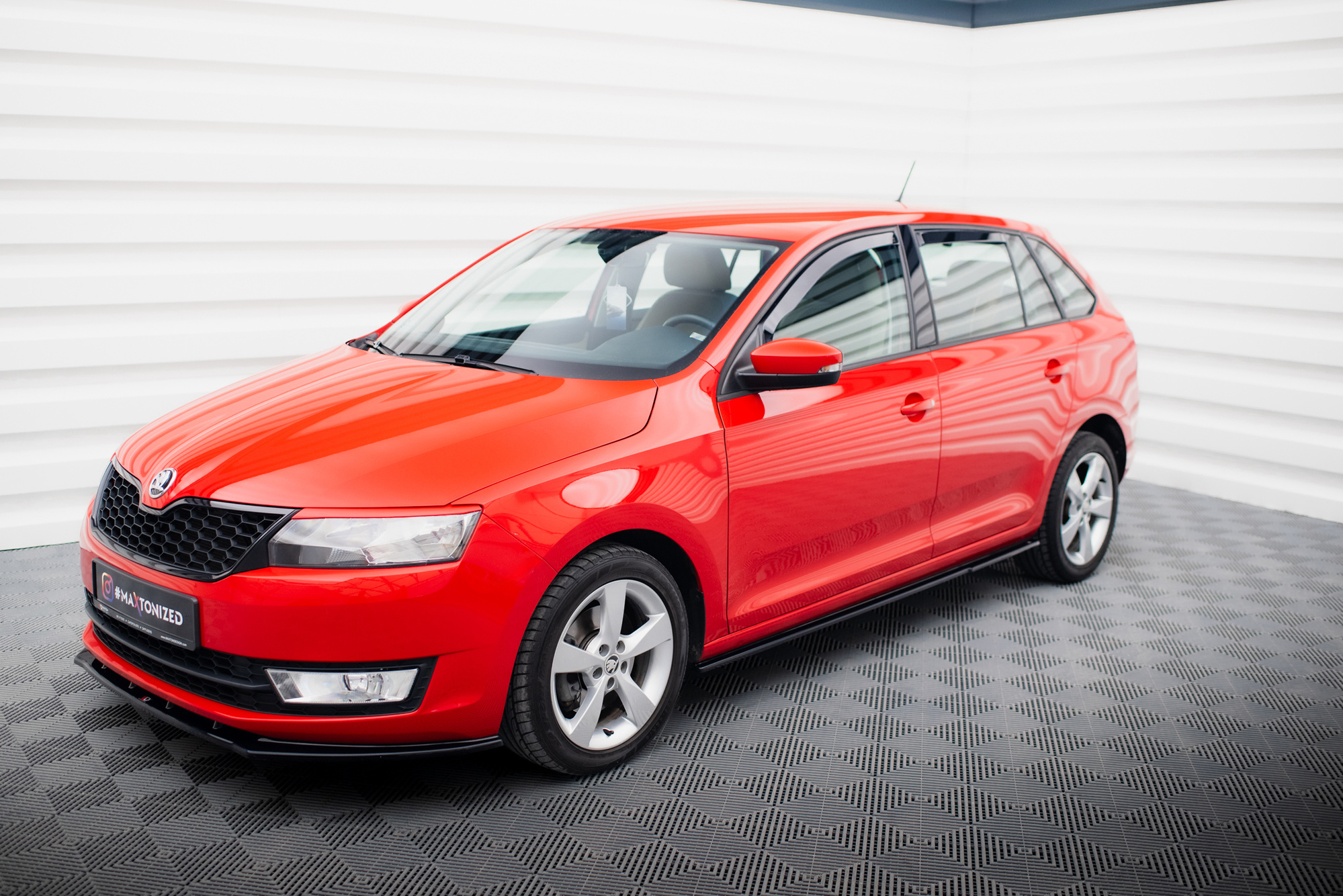 Splitterisarja Skoda Rapid Spaceback, Maxton