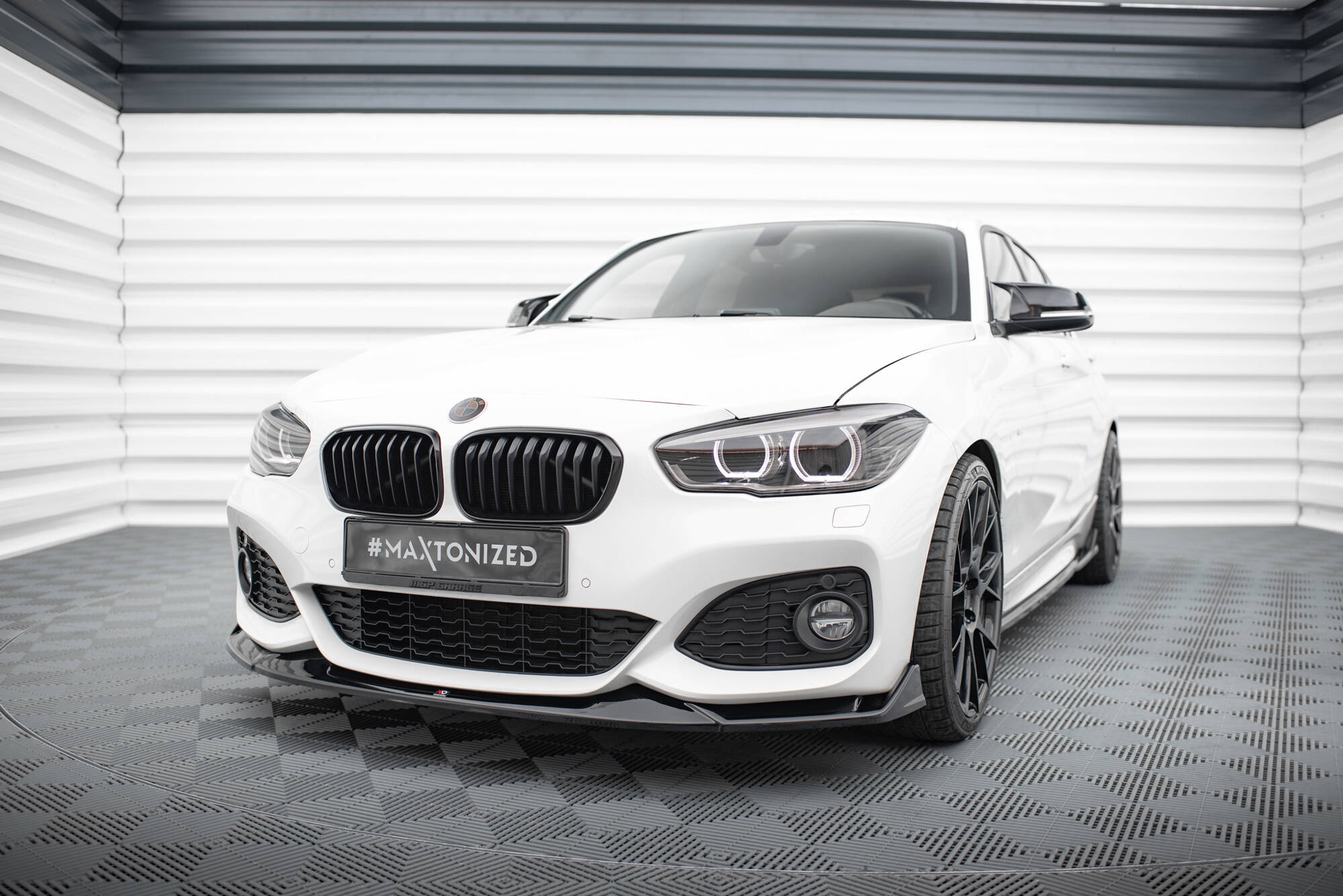 Splitterisarja V.2 BMW M140i F20 Facelift, Maxton-5