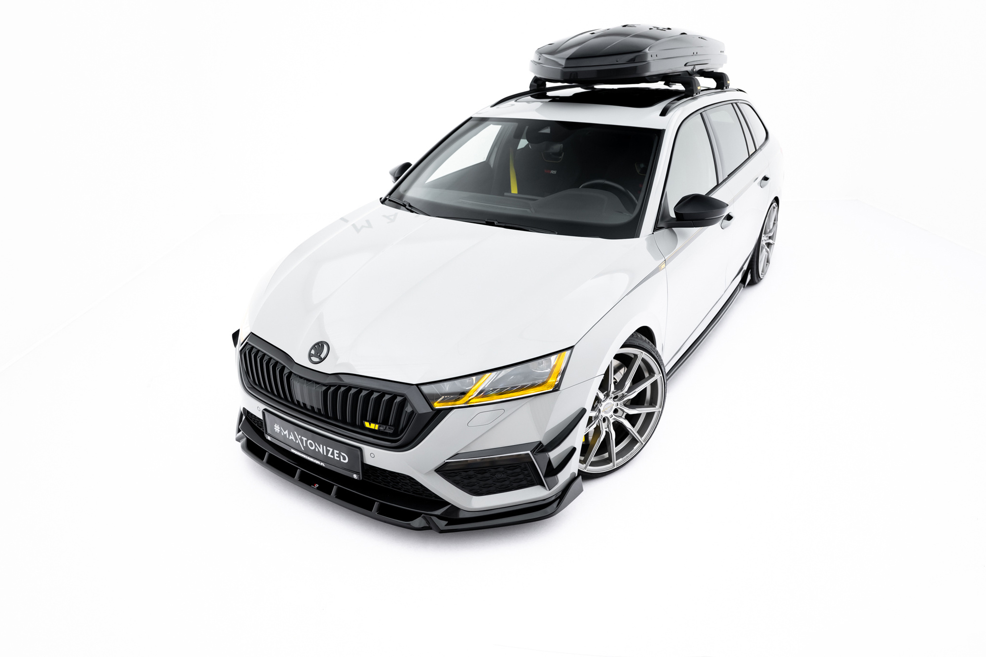 Splitterisarja (V2) Skoda Octavia RS Combi Mk4, Maxton-4