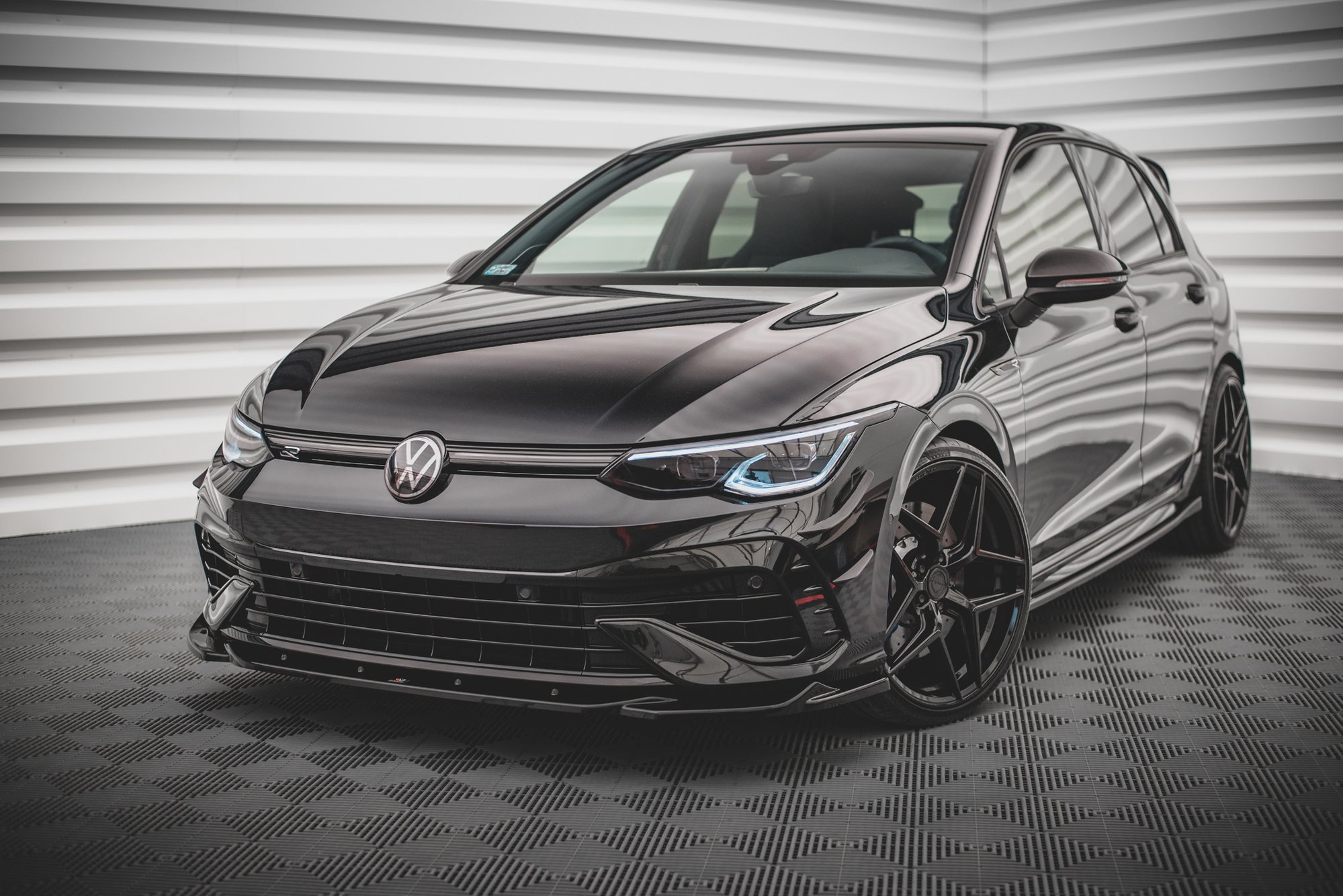 Splitterisarja Volkswagen Golf R Mk8, Maxton-4