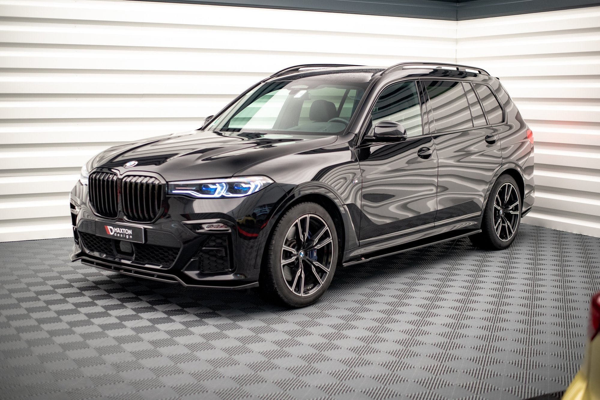 Sivuhelmat BMW X7 M-Pack G07, Maxton-2