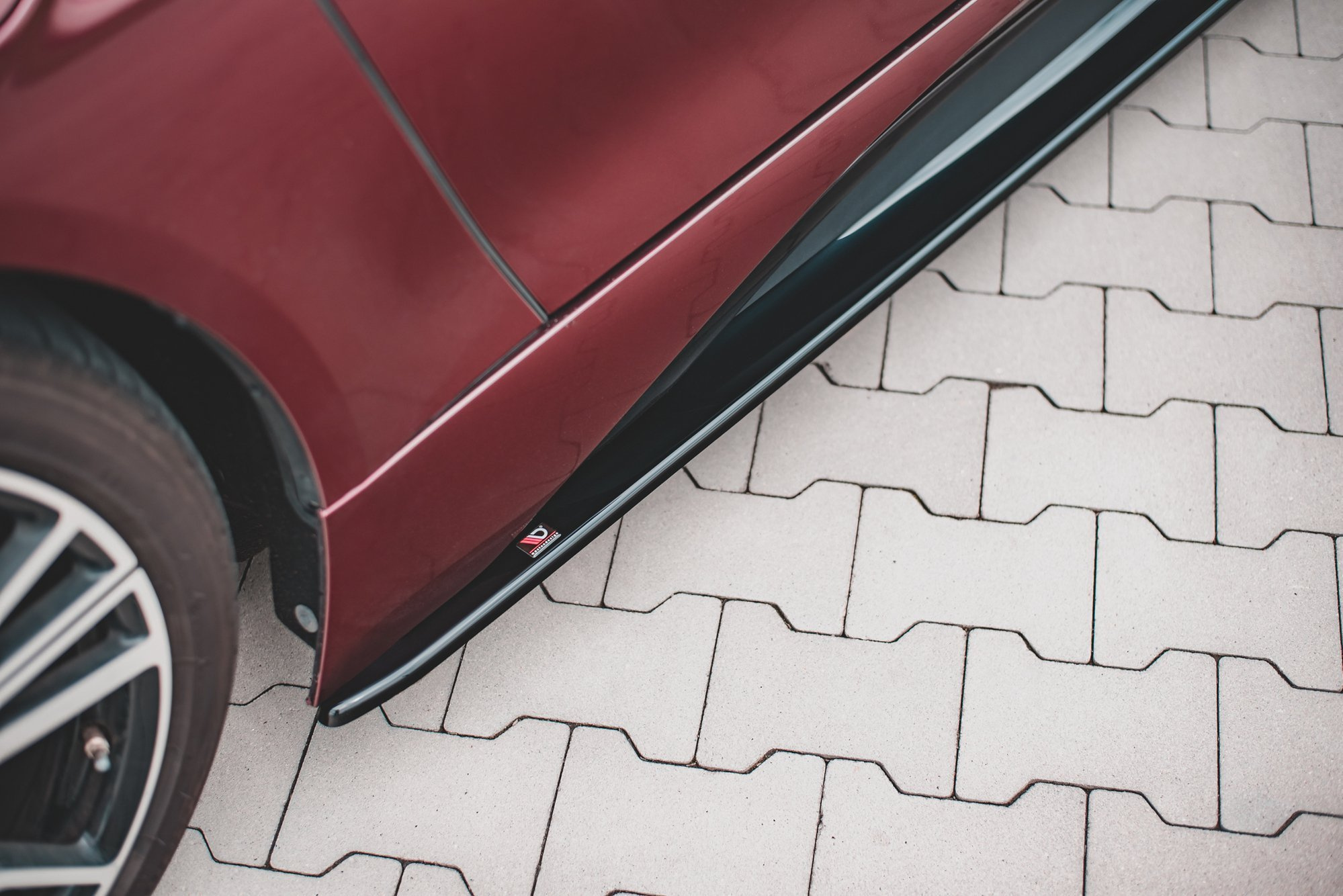 Sivuhelmat BMW i8, Maxton-4