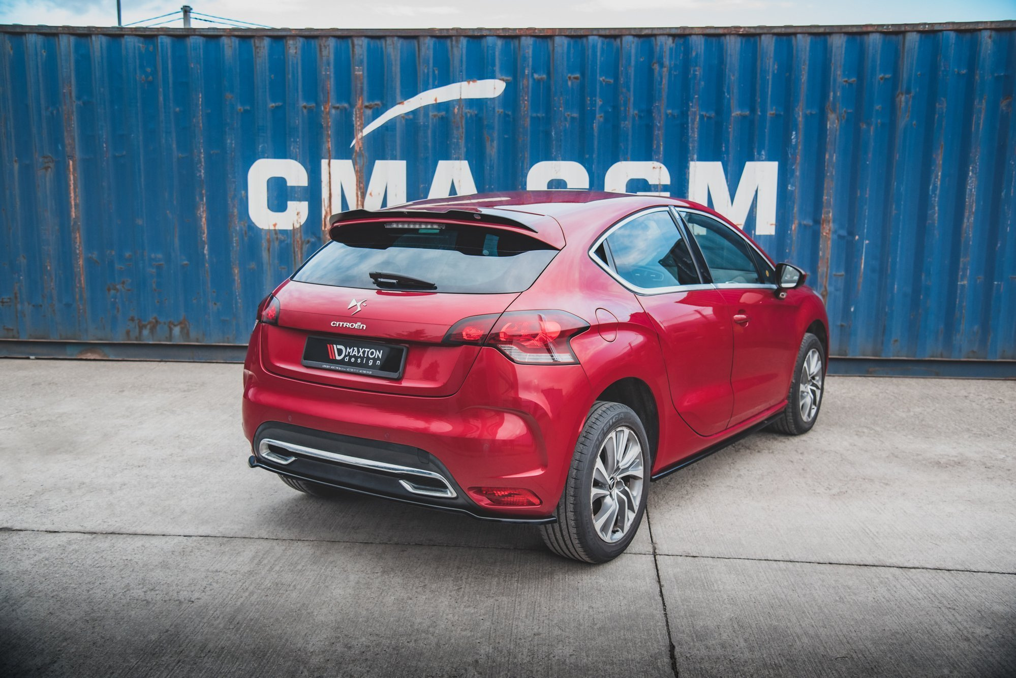 Sivuhelman levikkeet Citroen DS4, Maxton-4