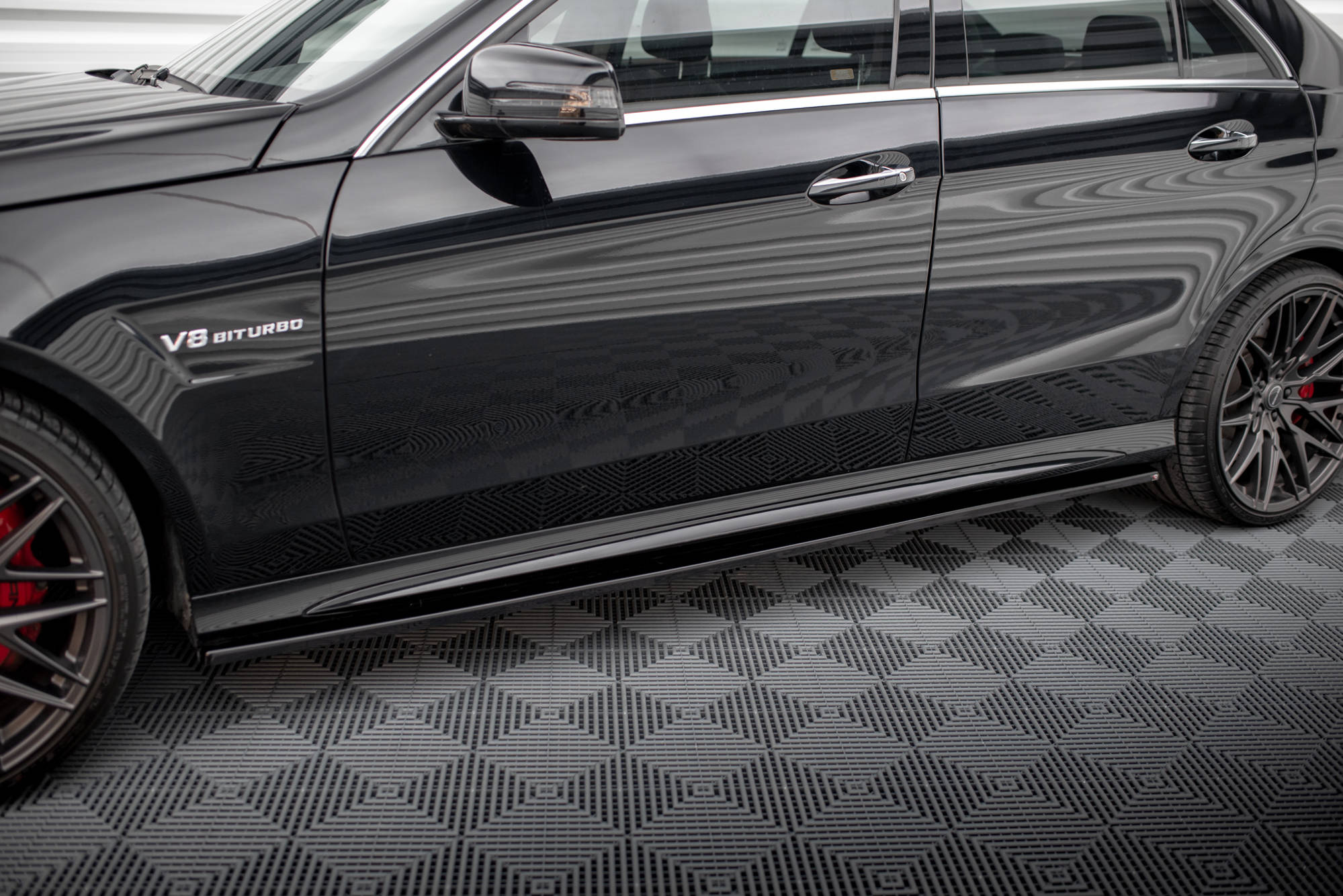 Sivuhelmat Mercedes-Benz E63 AMG / AMG-Line Sedan W212 Facelift, Maxton