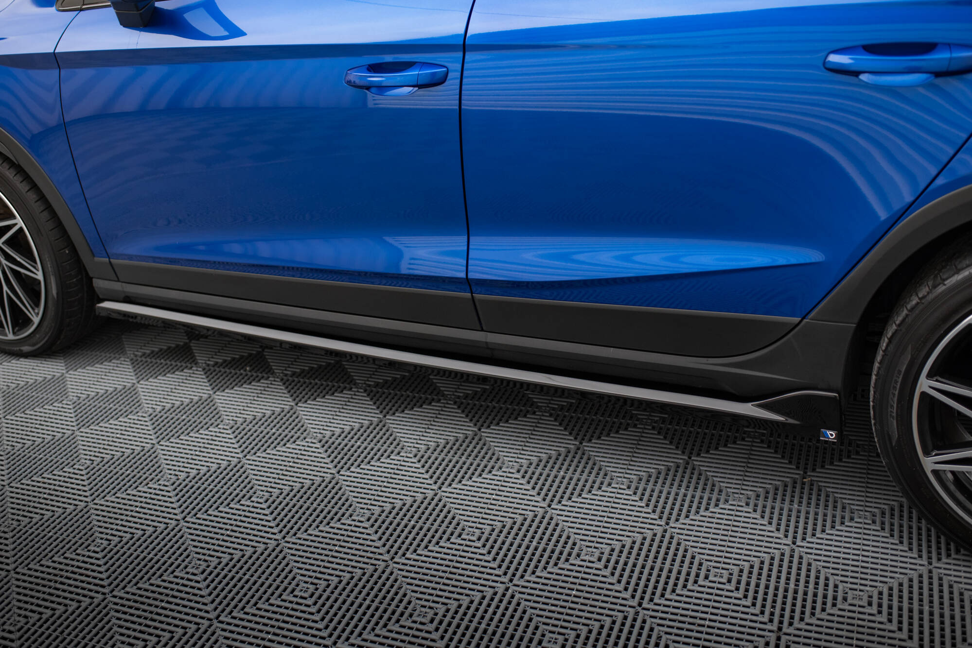 Sivuhelmat Seat Arona FR Mk1, Maxton-3