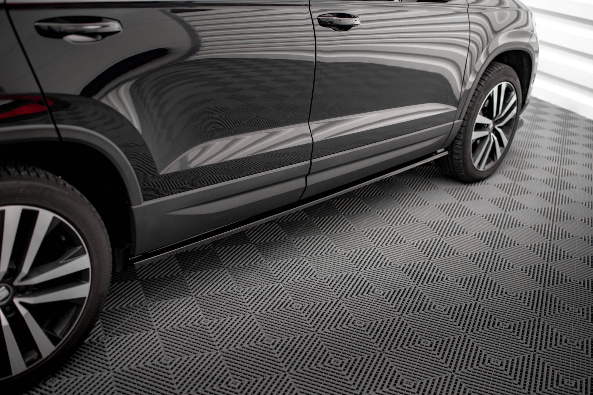 Sivuhelmat Seat Ateca Mk1, Maxton-2