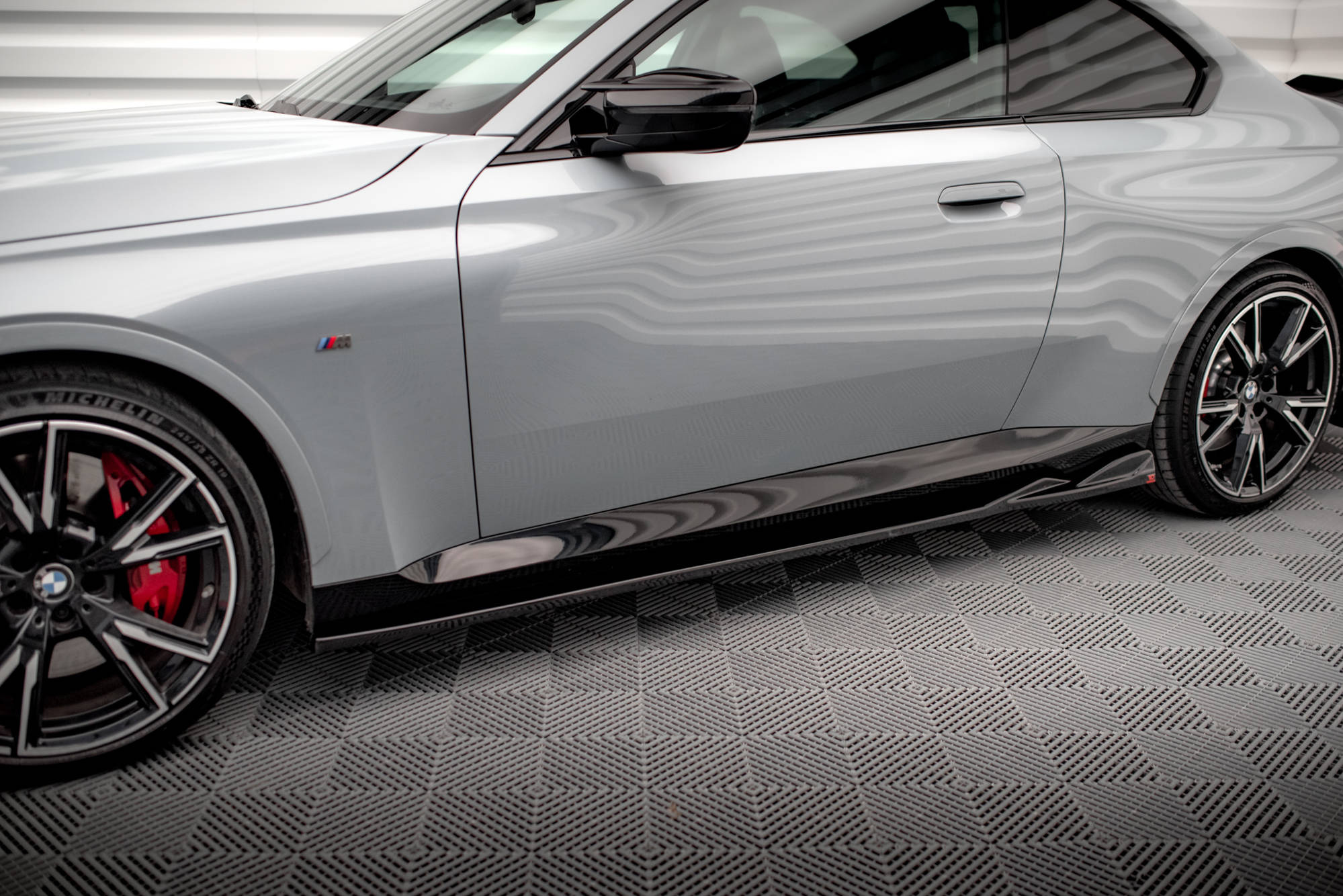 Sivuhelmat (V1) BMW 2 Coupe M-Pack / M240i G42, Maxton