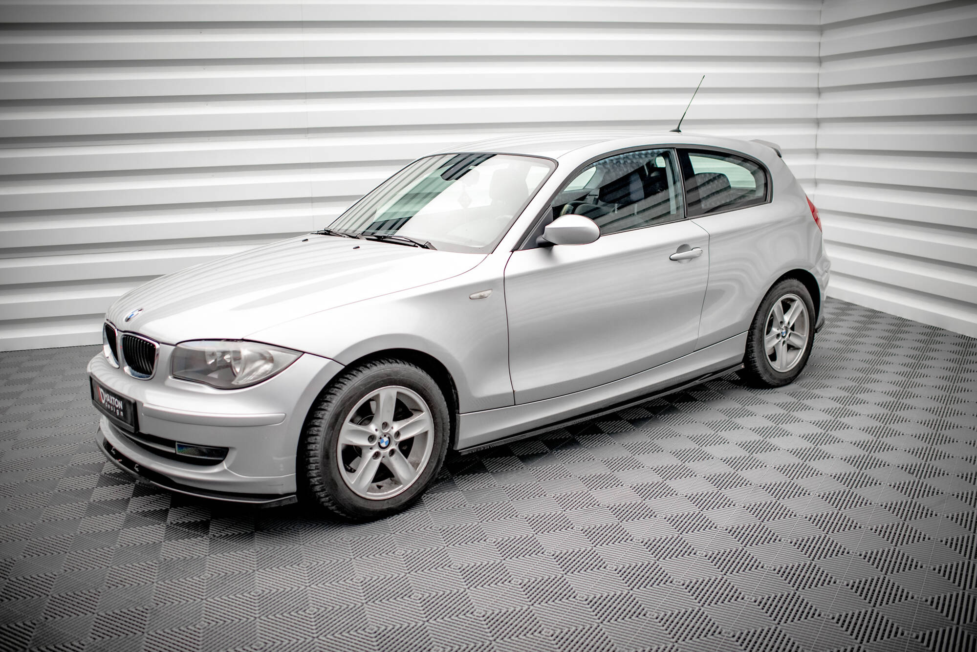 Sivuhelmat (V2) BMW 1 E81 Facelift, Maxton-2