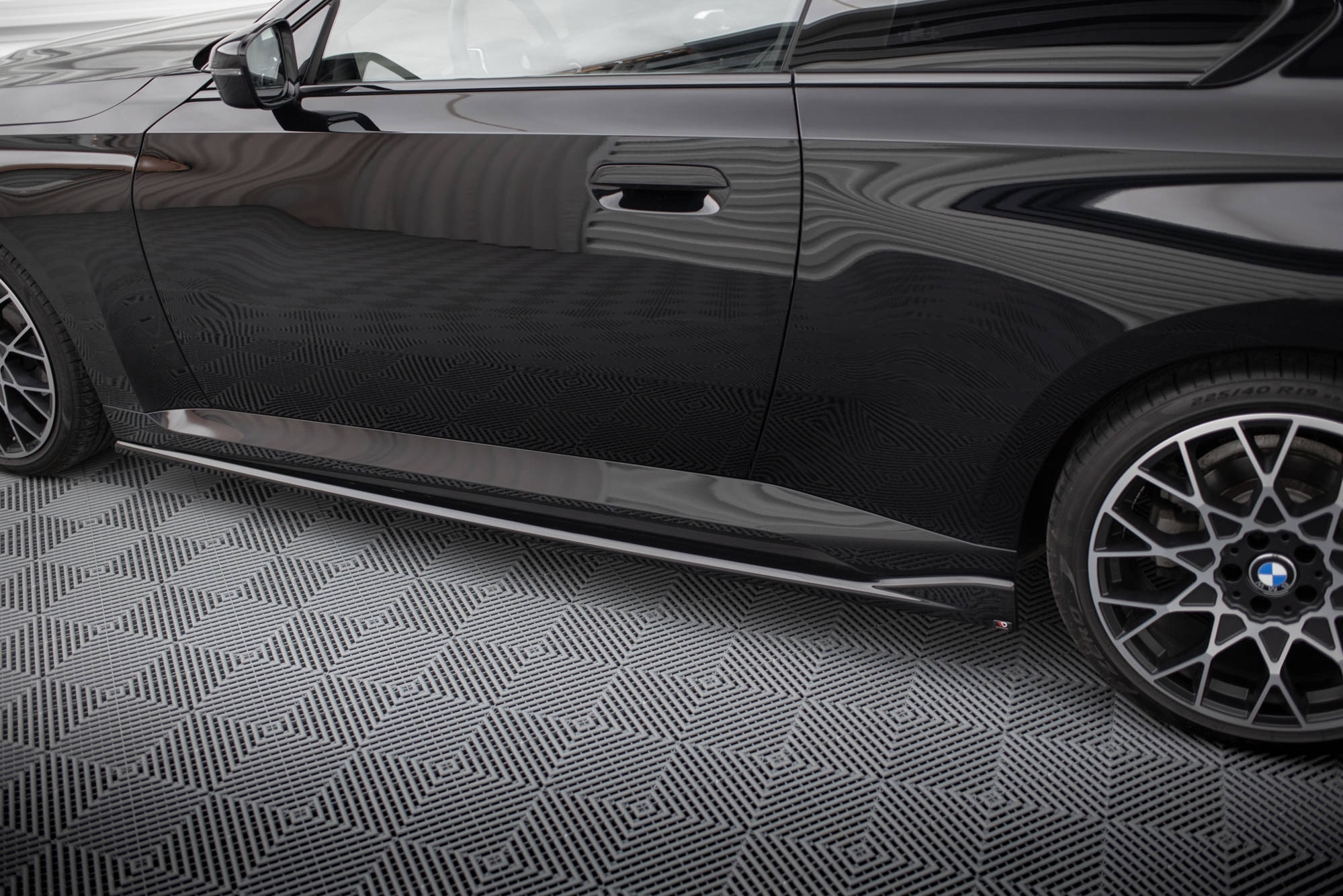 Sivuhelmat (V2) BMW 2 Coupe G42, Maxton