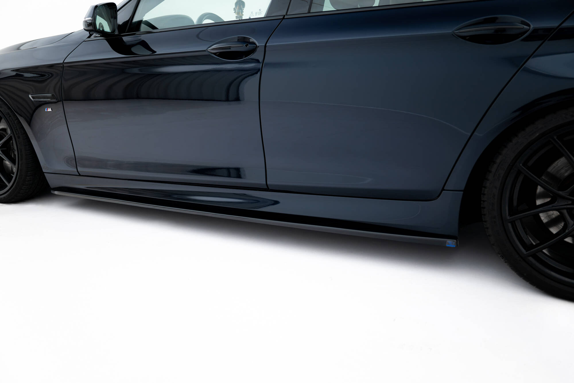 Sivuhelmat (V2) BMW 5 F10/F11 M-Pack / M5, Maxton-3